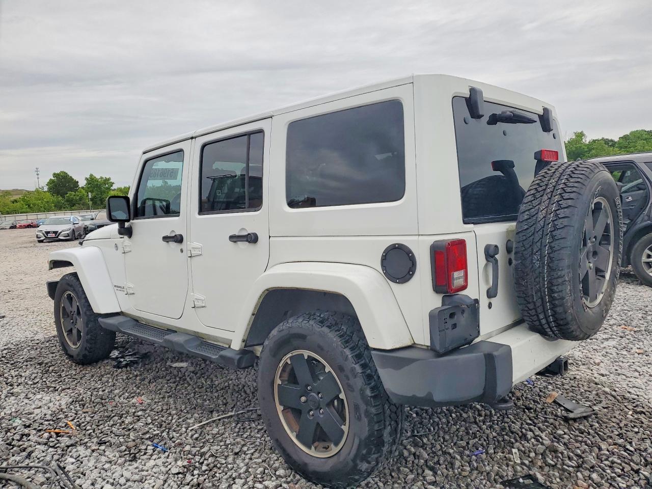 2012 Jeep Wrangler Unlimited Sahara White vin: 1C4BJWEG4CL255154