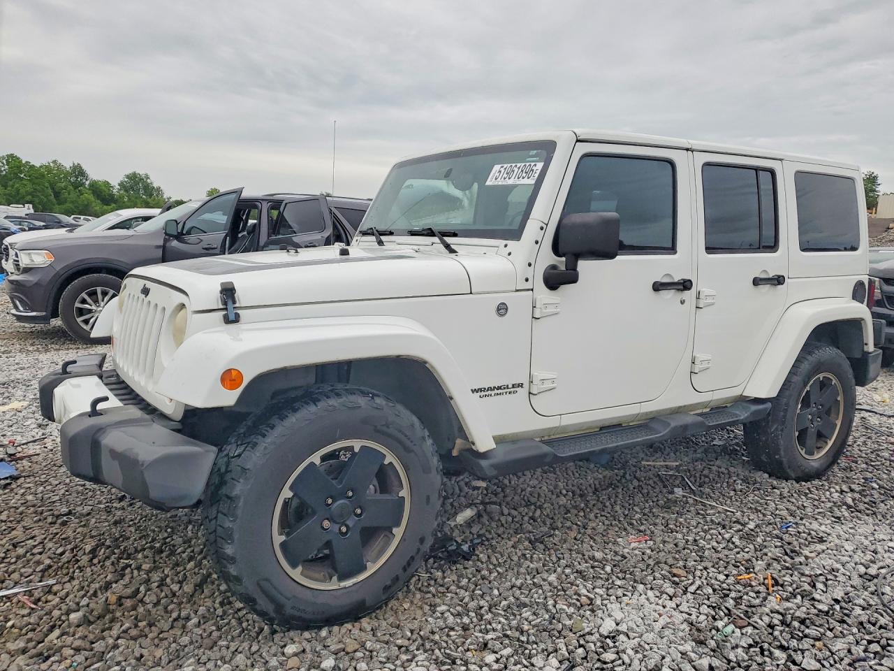 2012 Jeep Wrangler Unlimited Sahara White vin: 1C4BJWEG4CL255154