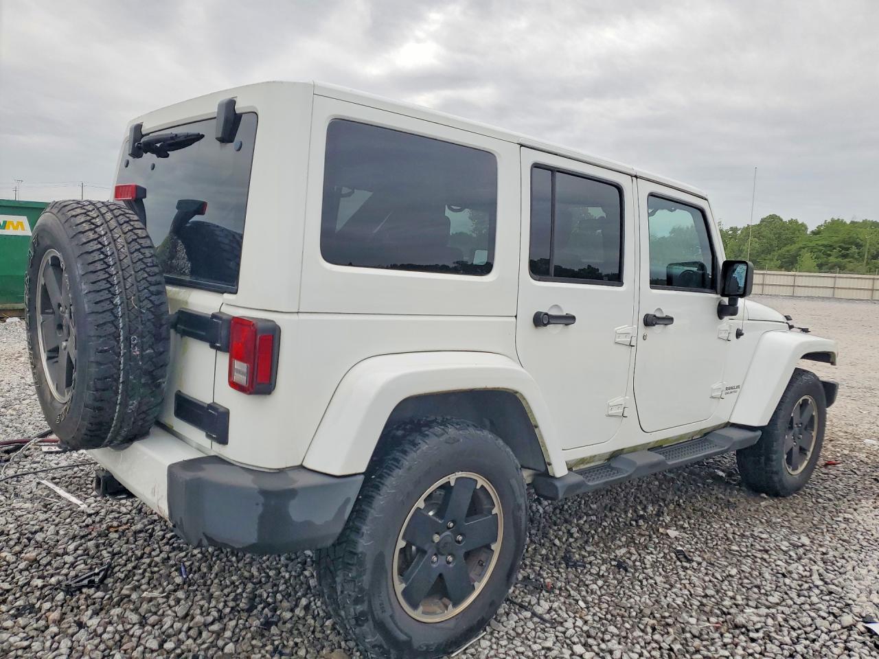 2012 Jeep Wrangler Unlimited Sahara White vin: 1C4BJWEG4CL255154