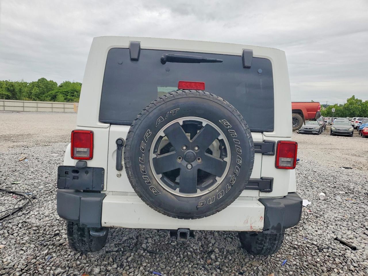 2012 Jeep Wrangler Unlimited Sahara White vin: 1C4BJWEG4CL255154