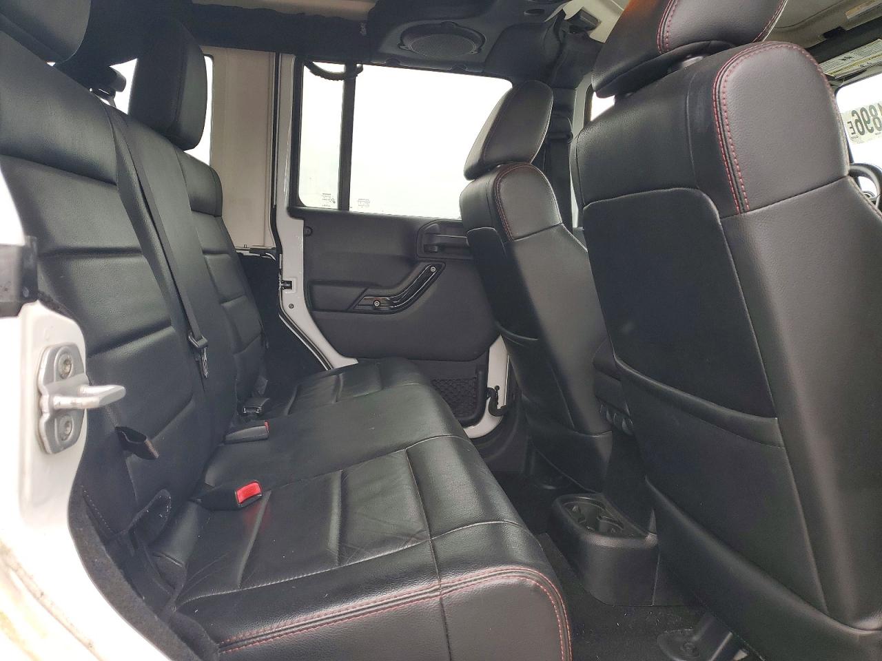 2012 Jeep Wrangler Unlimited Sahara White vin: 1C4BJWEG4CL255154