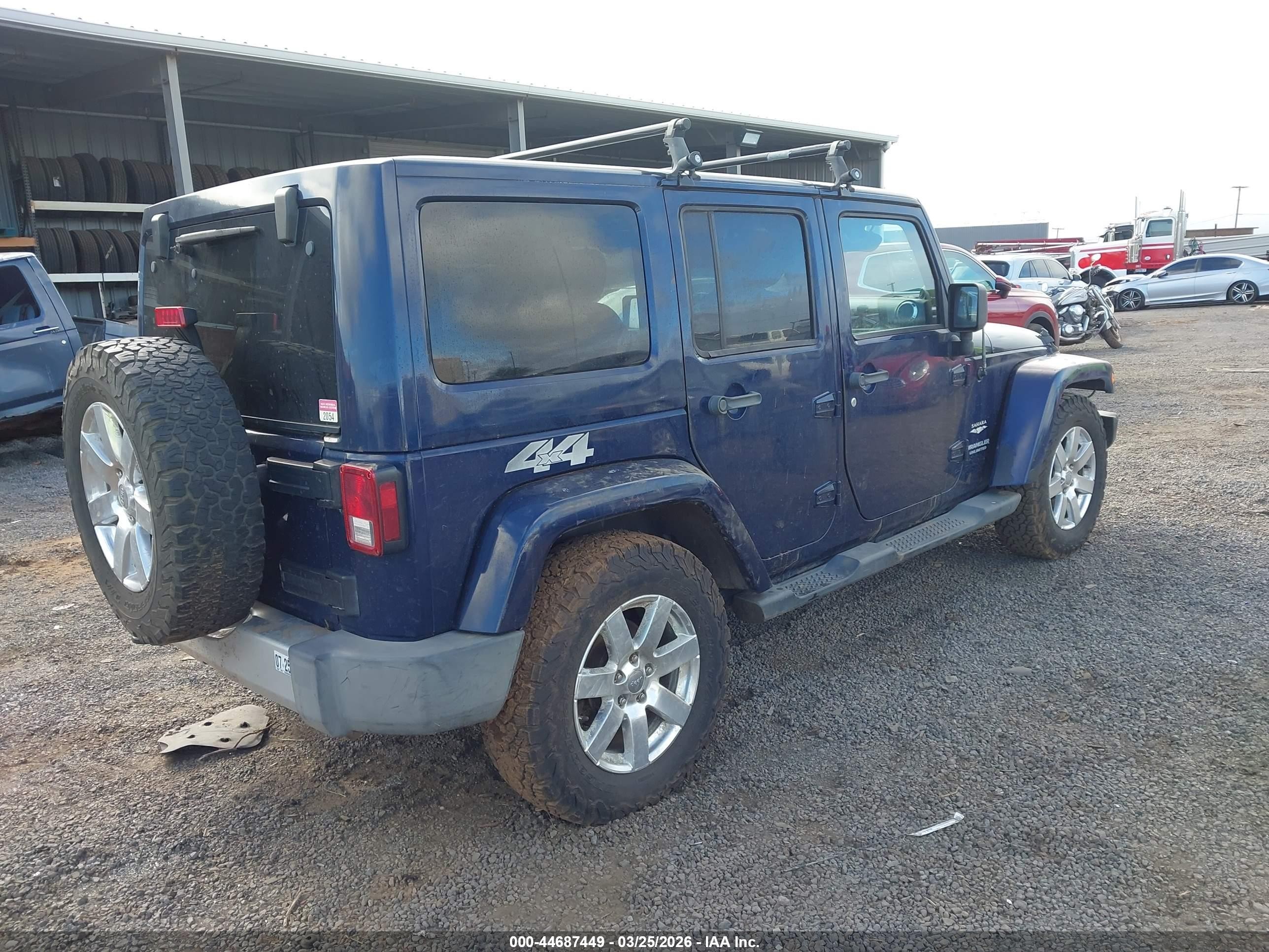 2013 Jeep Wrangler Unlimited Sahara Blue vin: 1C4BJWEG4DL505428