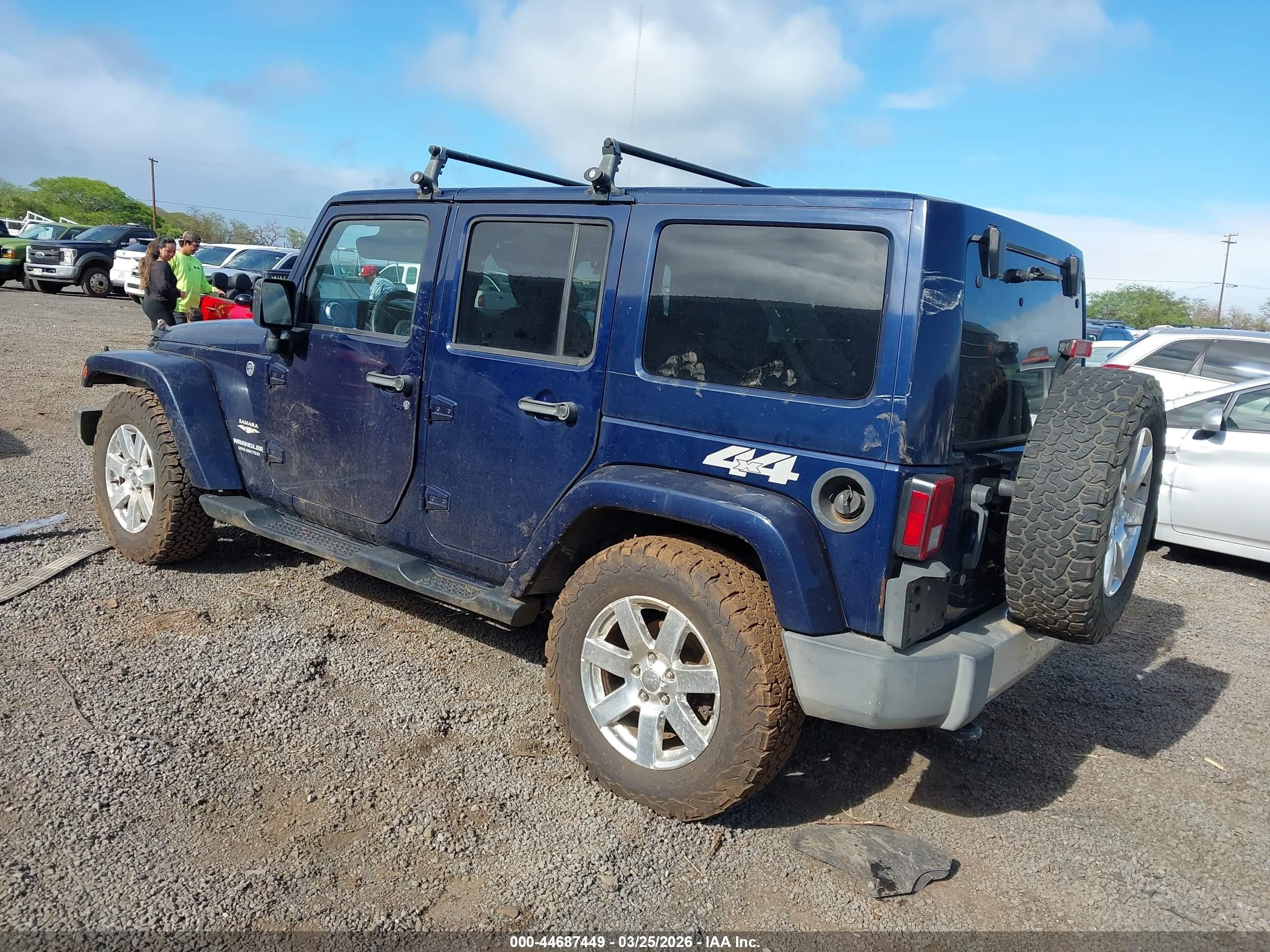 2013 Jeep Wrangler Unlimited Sahara Blue vin: 1C4BJWEG4DL505428
