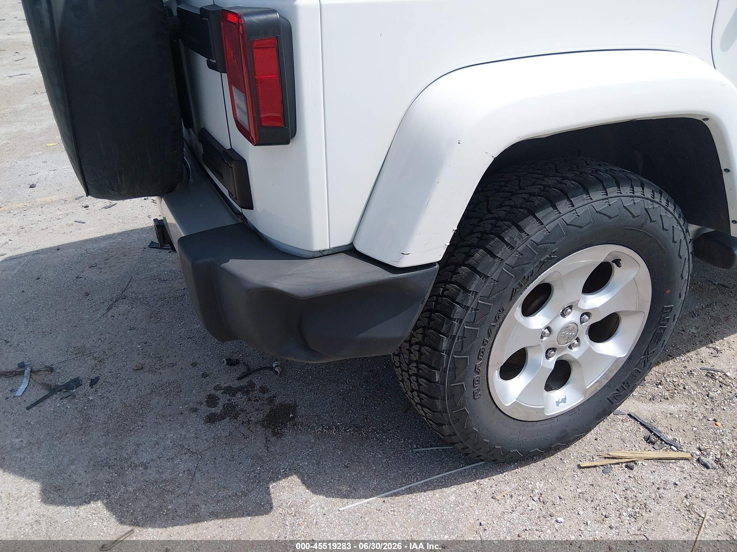 2013 Jeep Wrangler Unlimited Sahara White vin: 1C4BJWEG4DL609580