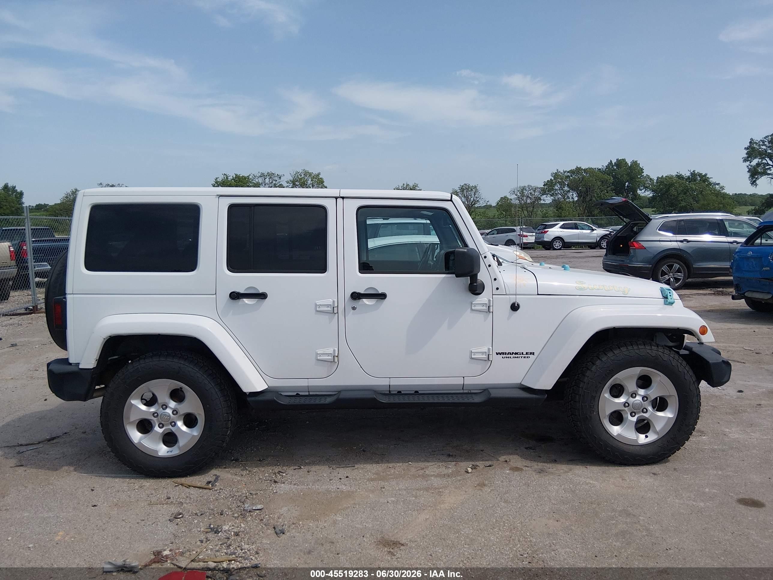 2013 Jeep Wrangler Unlimited Sahara White vin: 1C4BJWEG4DL609580