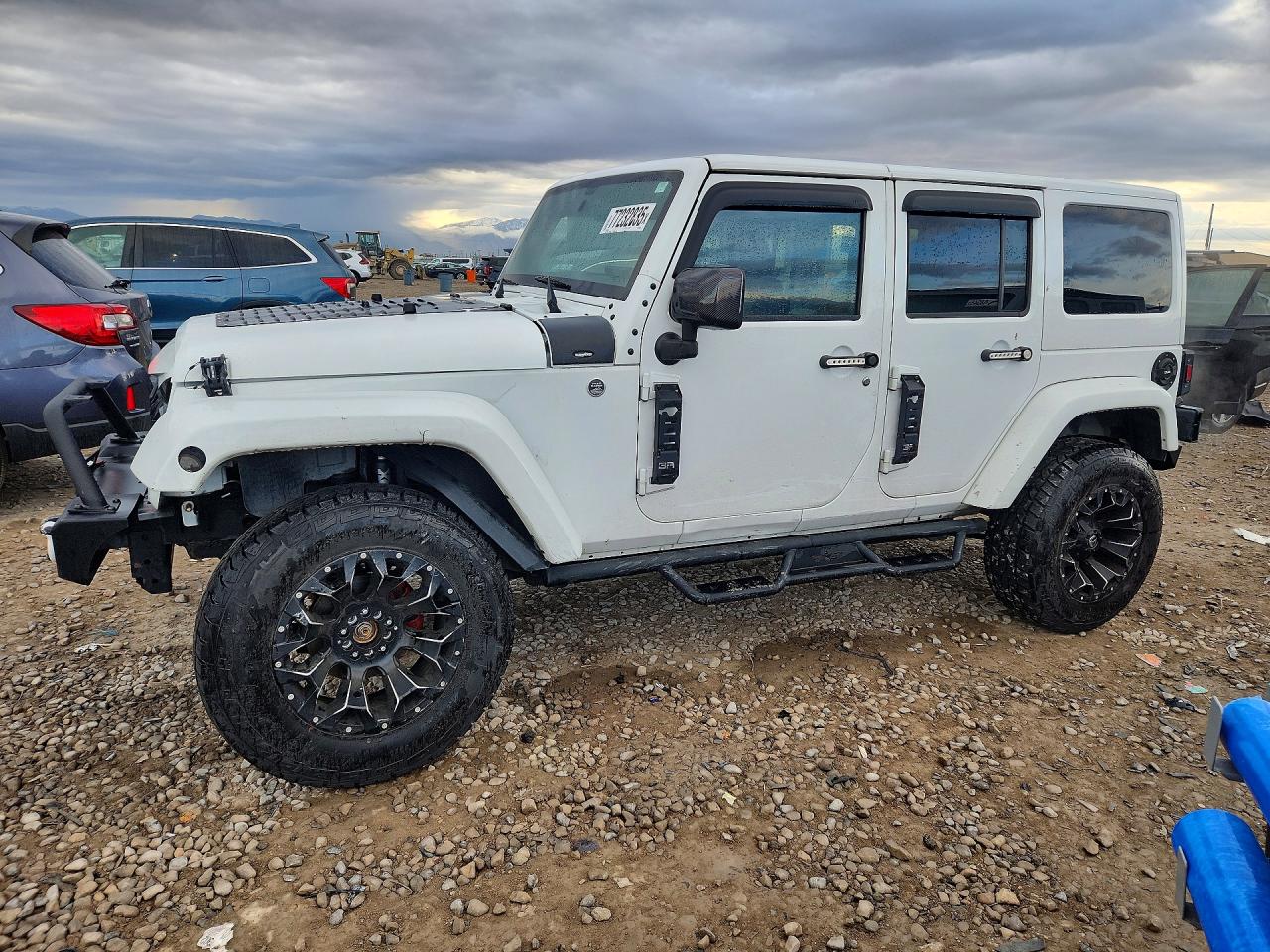 2014 Jeep Wrangler Unlimited Sahara White vin: 1C4BJWEG4EL292563