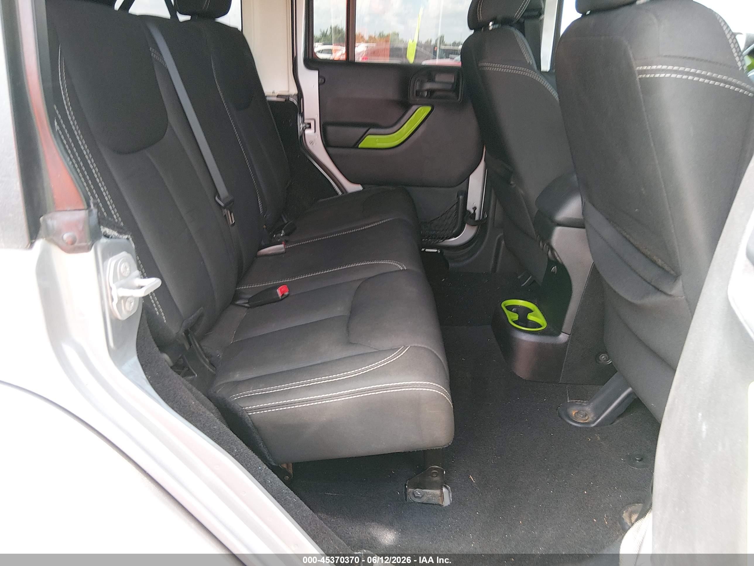 2015 Jeep Wrangler Unlimited Sahara Gray vin: 1C4BJWEG4FL558679