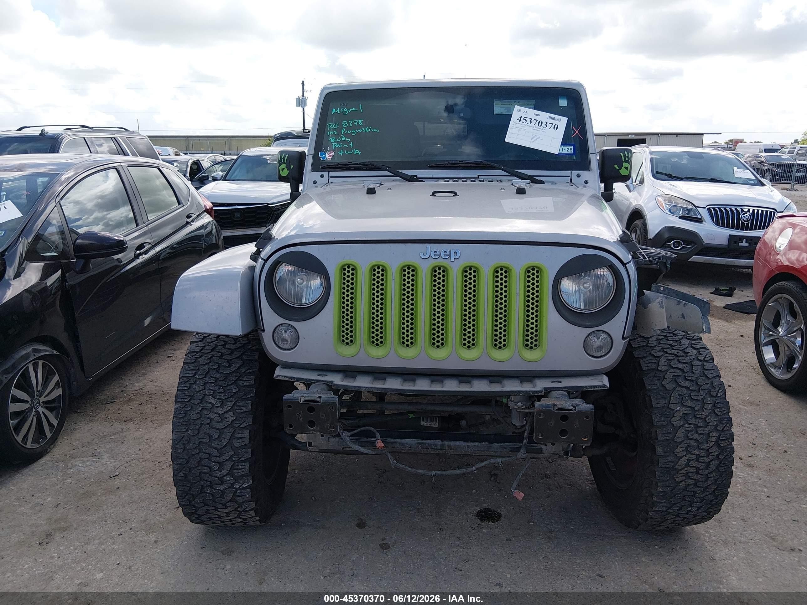 2015 Jeep Wrangler Unlimited Sahara Gray vin: 1C4BJWEG4FL558679