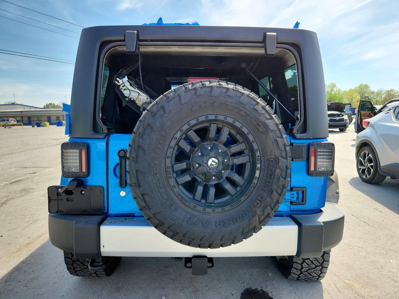 2015 Jeep Wrangler Unlimited Sahara Blue vin: 1C4BJWEG4FL688364
