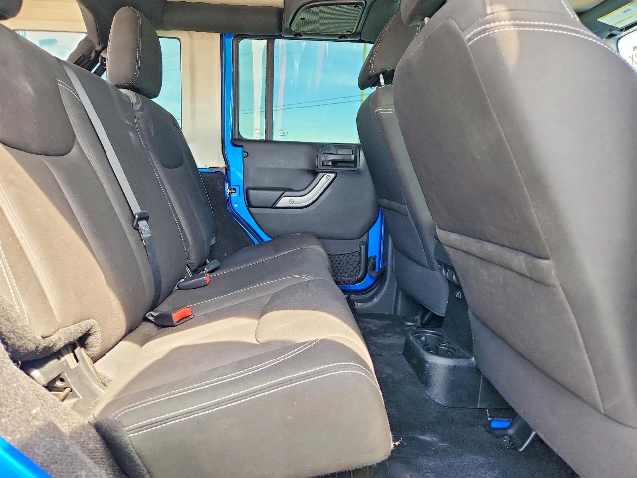2015 Jeep Wrangler Unlimited Sahara Blue vin: 1C4BJWEG4FL688364