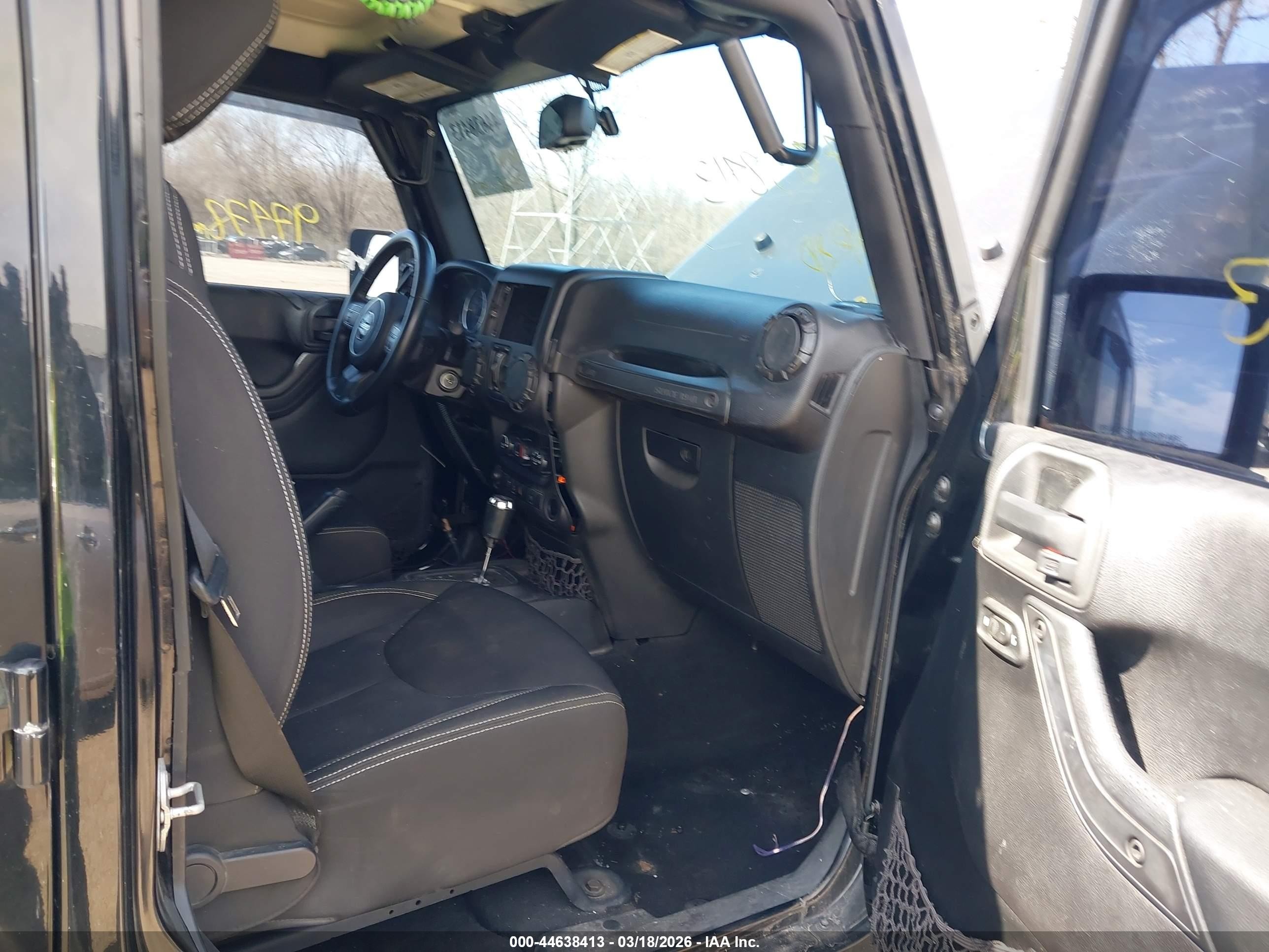2015 Jeep Wrangler Unlimited Sahara Черный vin: 1C4BJWEG4FL691944