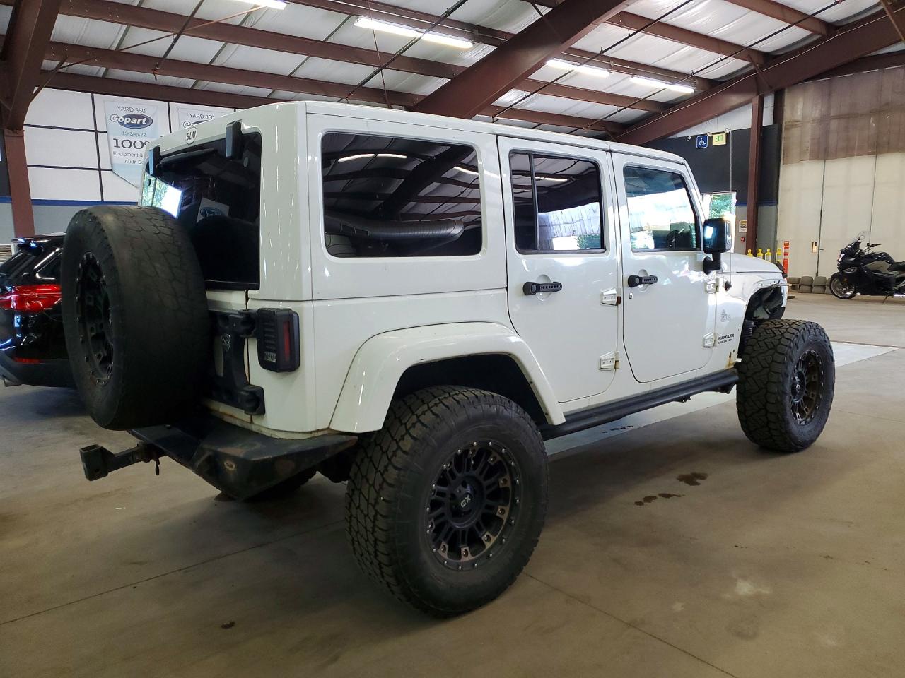 2015 Jeep Wrangler Unlimited Sahara White vin: 1C4BJWEG4FL736963
