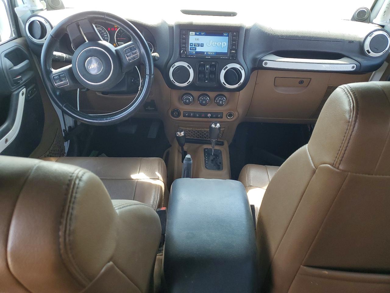 2012 Jeep Wrangler Unlimited Sahara Белый vin: 1C4BJWEG5CL112598
