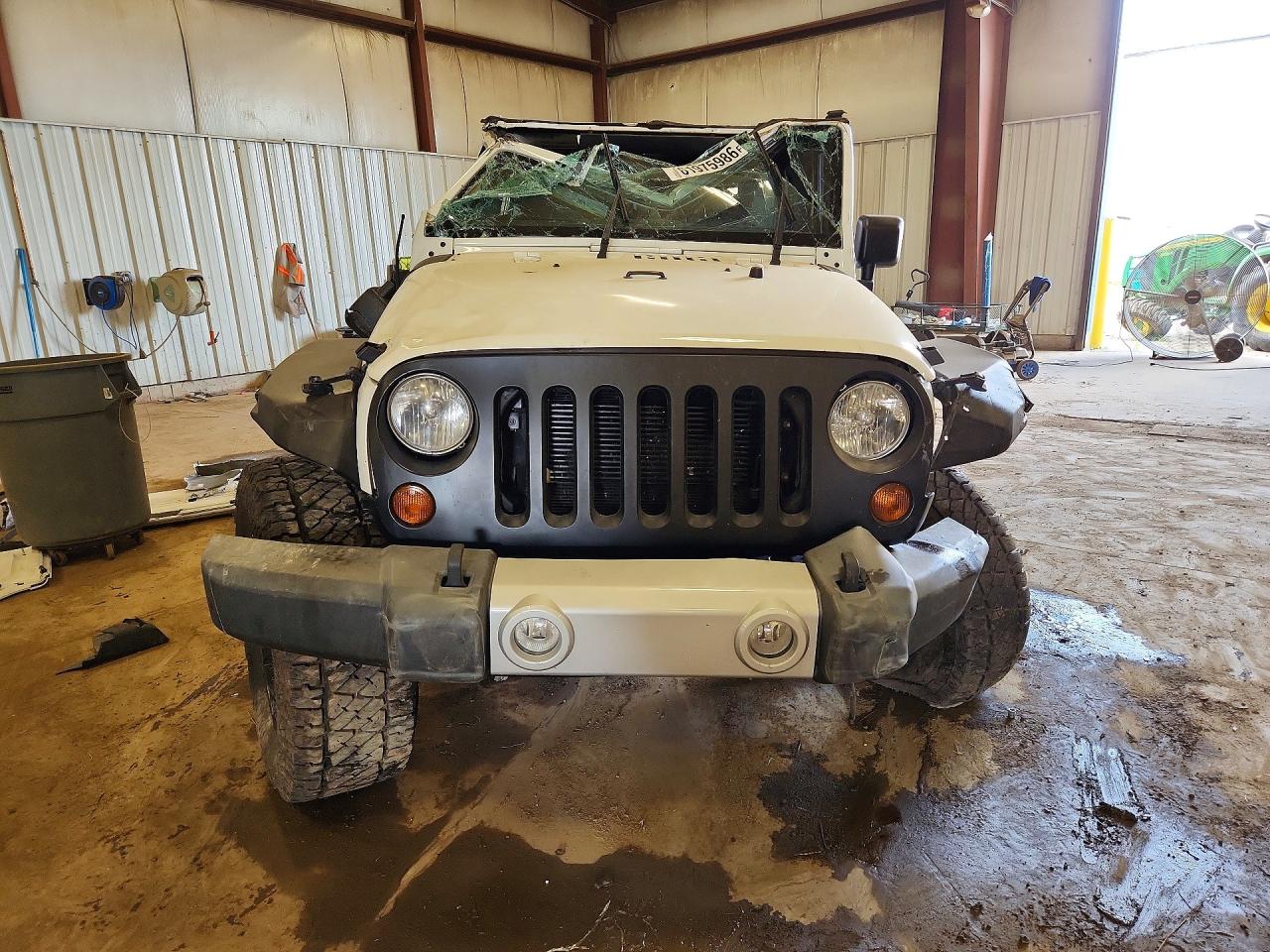2012 Jeep Wrangler Unlimited Sahara White vin: 1C4BJWEG5CL112813