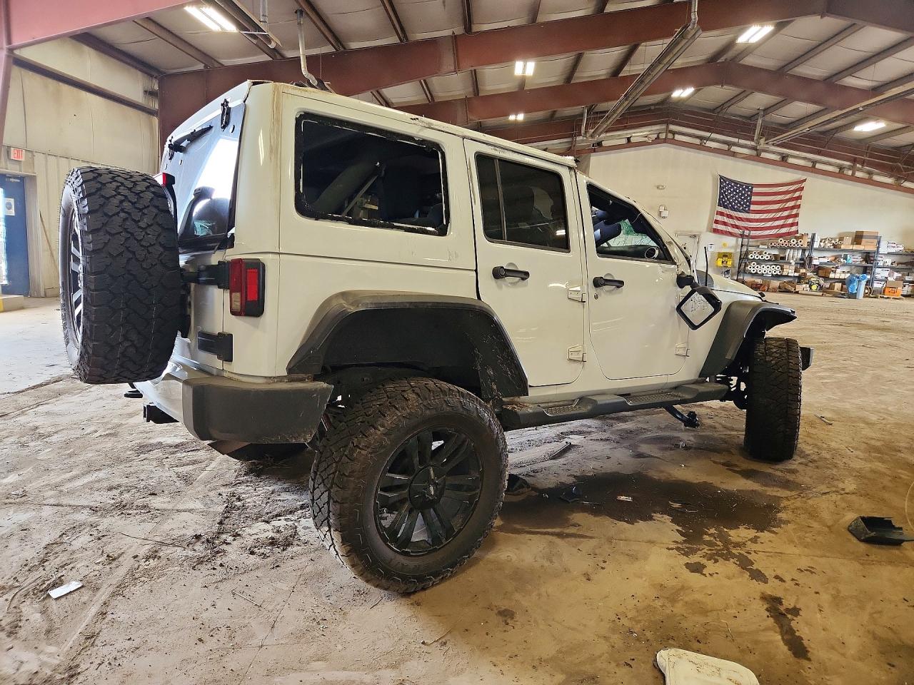 2012 Jeep Wrangler Unlimited Sahara White vin: 1C4BJWEG5CL112813