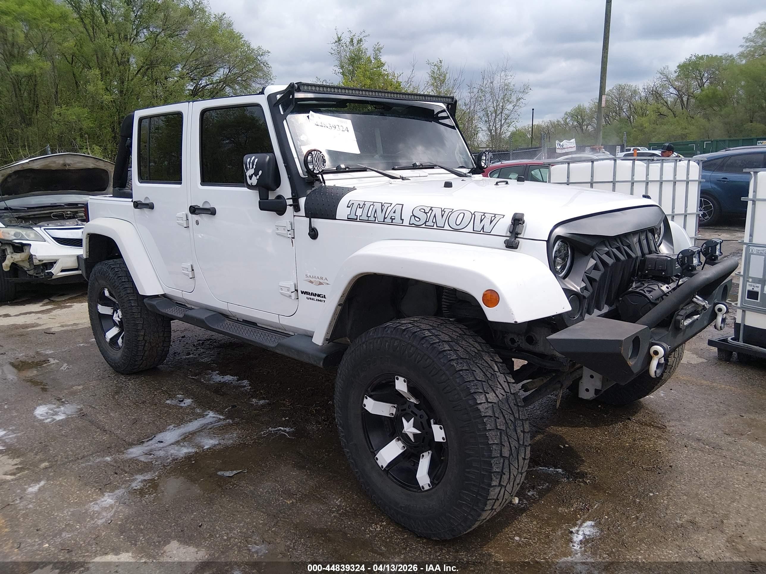 2012 Jeep Wrangler Unlimited Sahara White vin: 1C4BJWEG5CL183834