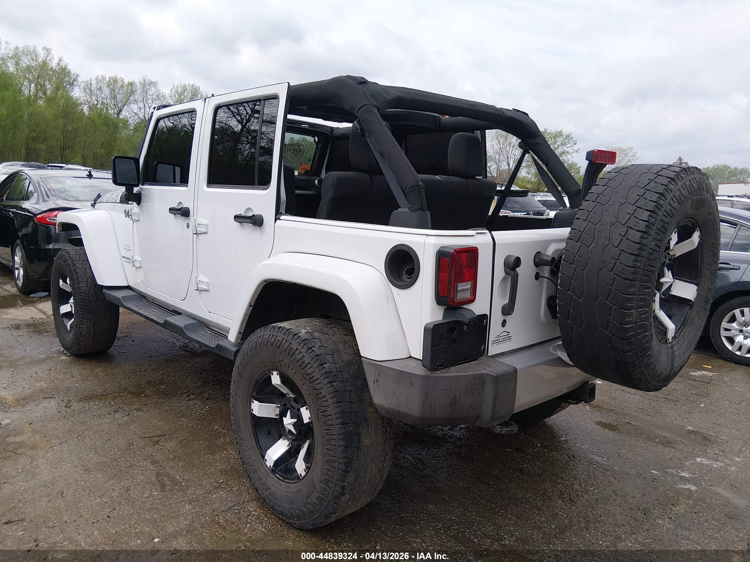 2012 Jeep Wrangler Unlimited Sahara Белый vin: 1C4BJWEG5CL183834