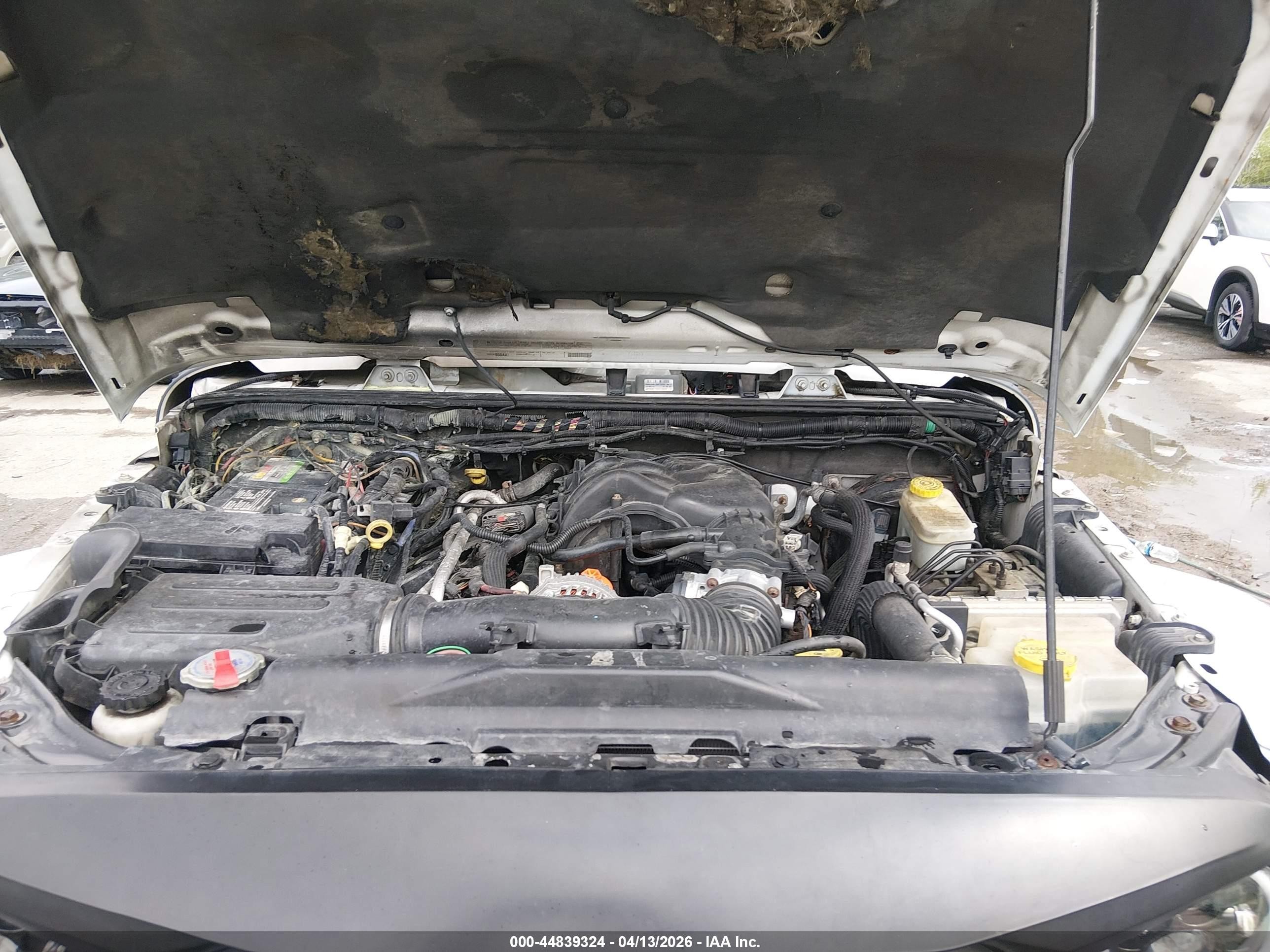 2012 Jeep Wrangler Unlimited Sahara Белый vin: 1C4BJWEG5CL183834