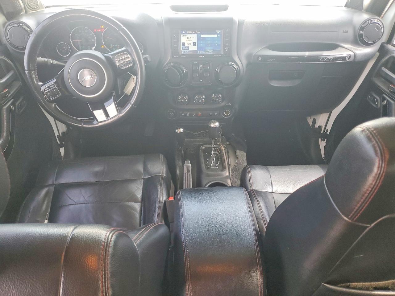 2012 Jeep Wrangler Unlimited Sahara White vin: 1C4BJWEG5CL264770