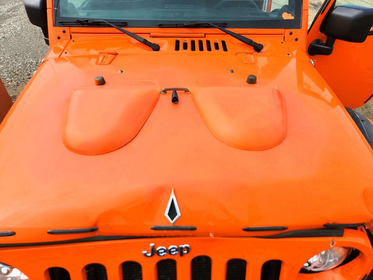 2013 Jeep Wrangler Unlimited Sahara Orange vin: 1C4BJWEG5DL537630