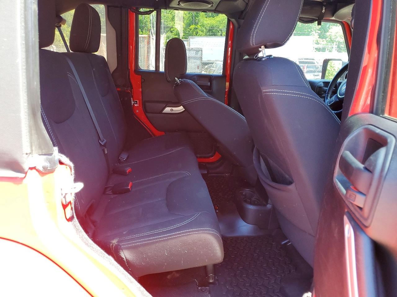 2013 Jeep Wrangler Unlimited Sahara Red vin: 1C4BJWEG5DL551771