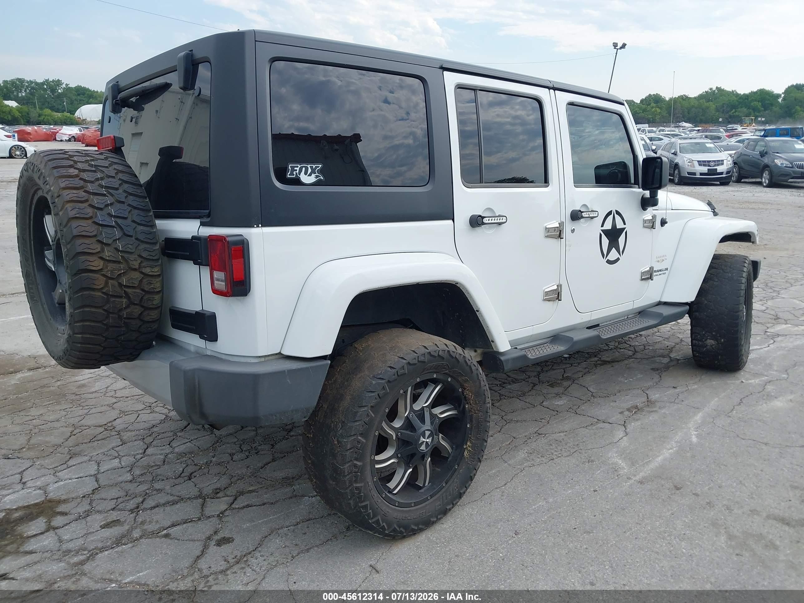 2013 Jeep Wrangler Unlimited Sahara White vin: 1C4BJWEG5DL585404