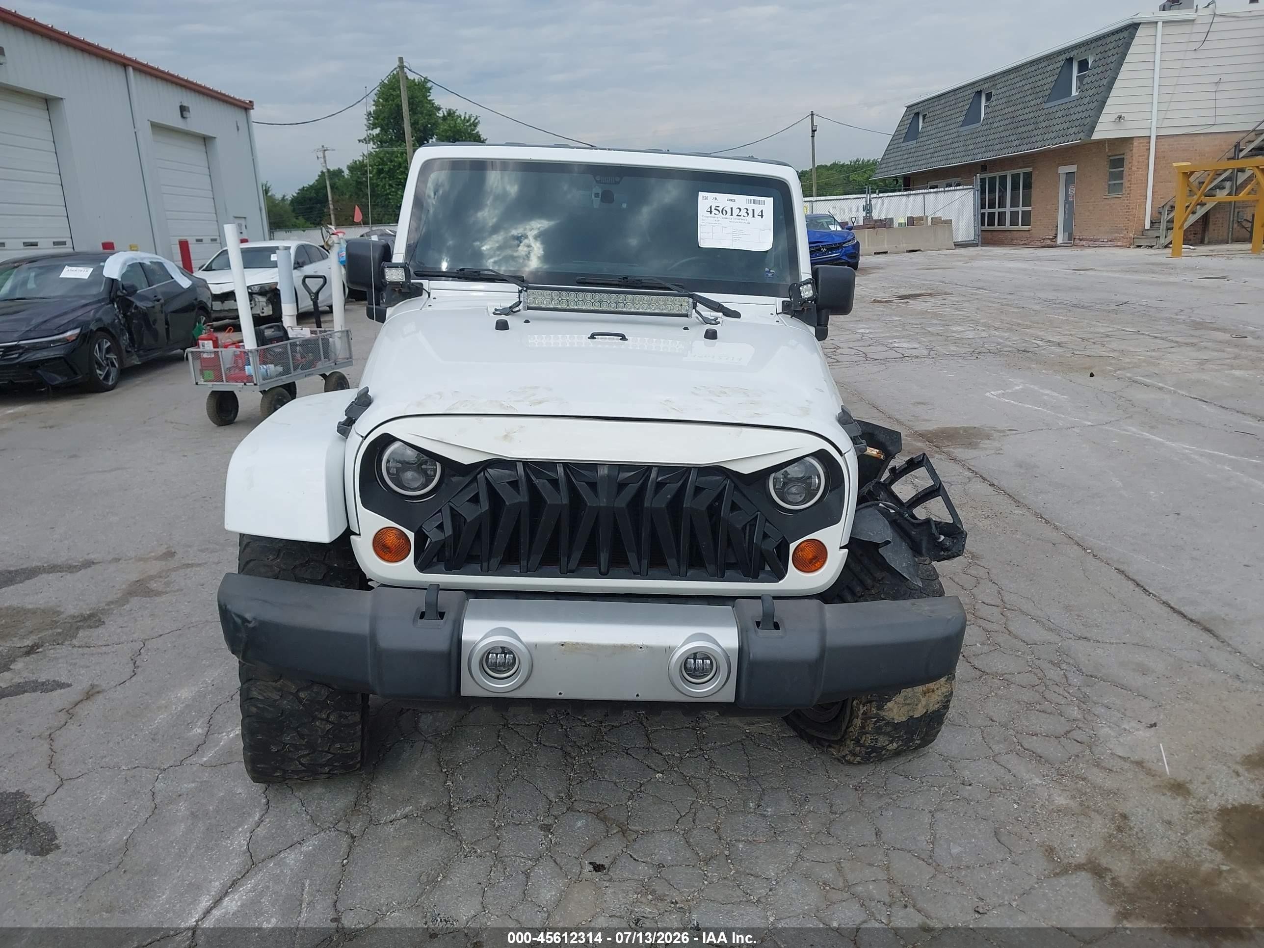2013 Jeep Wrangler Unlimited Sahara White vin: 1C4BJWEG5DL585404
