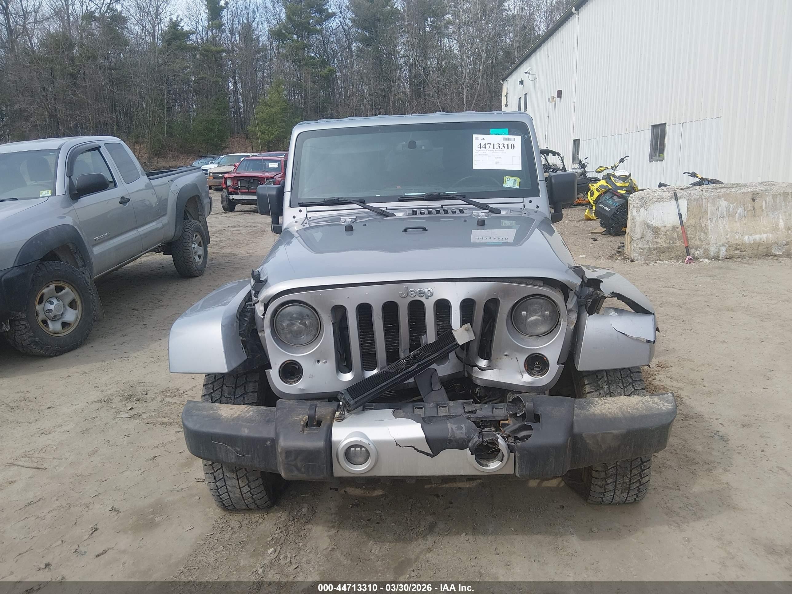 2013 Jeep Wrangler Unlimited Sahara Silver vin: 1C4BJWEG5DL585435