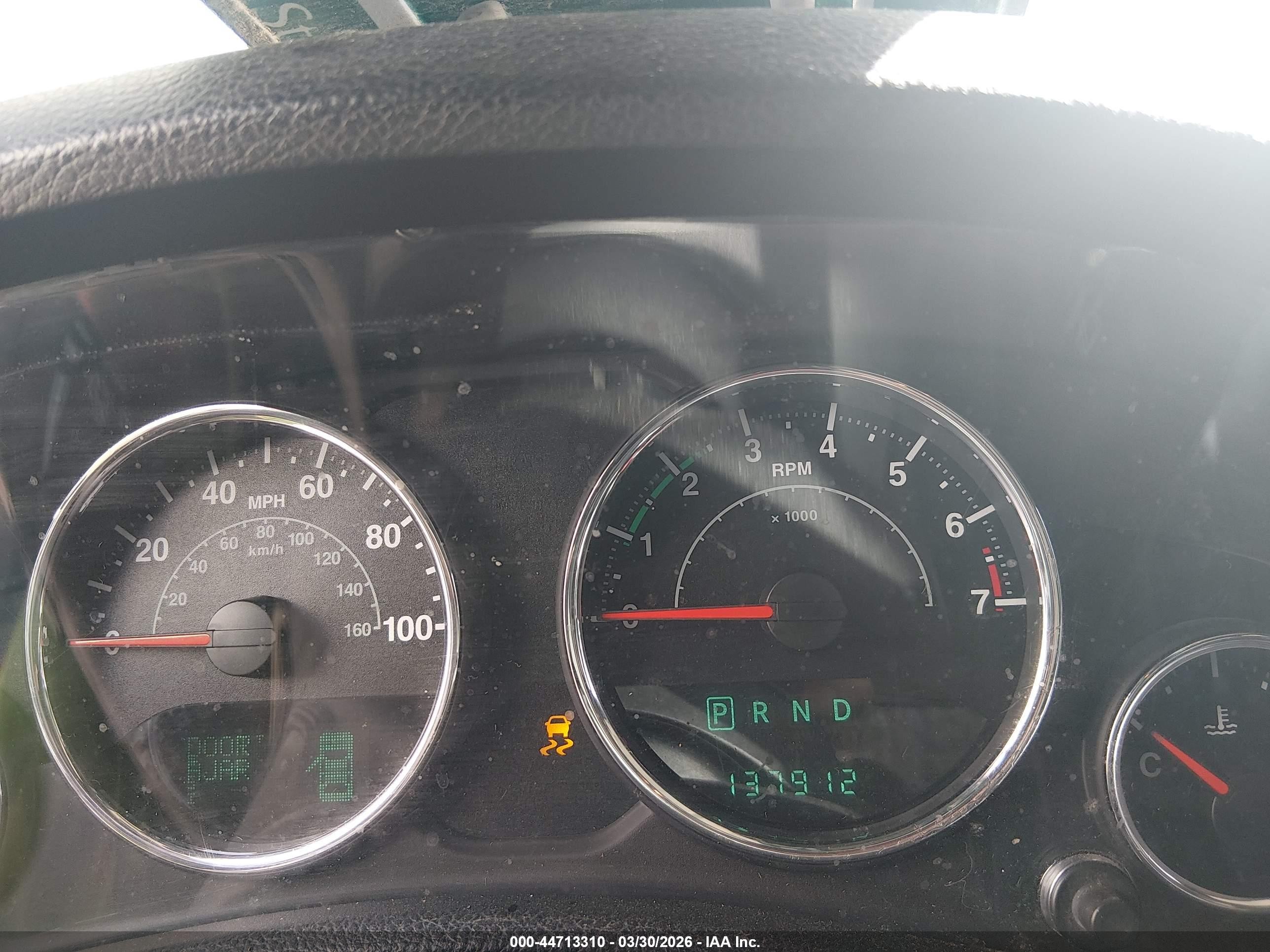 2013 Jeep Wrangler Unlimited Sahara Silver vin: 1C4BJWEG5DL585435