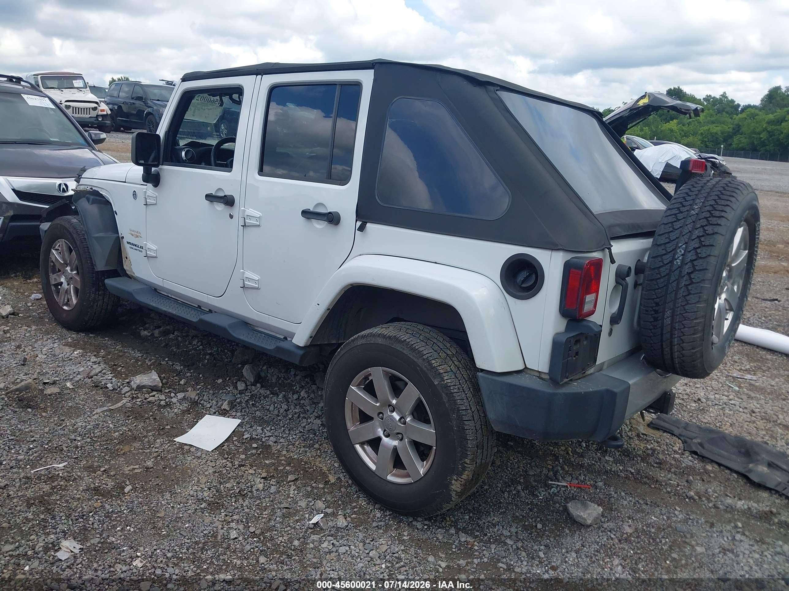 2013 Jeep Wrangler Unlimited Sahara White vin: 1C4BJWEG5DL647626
