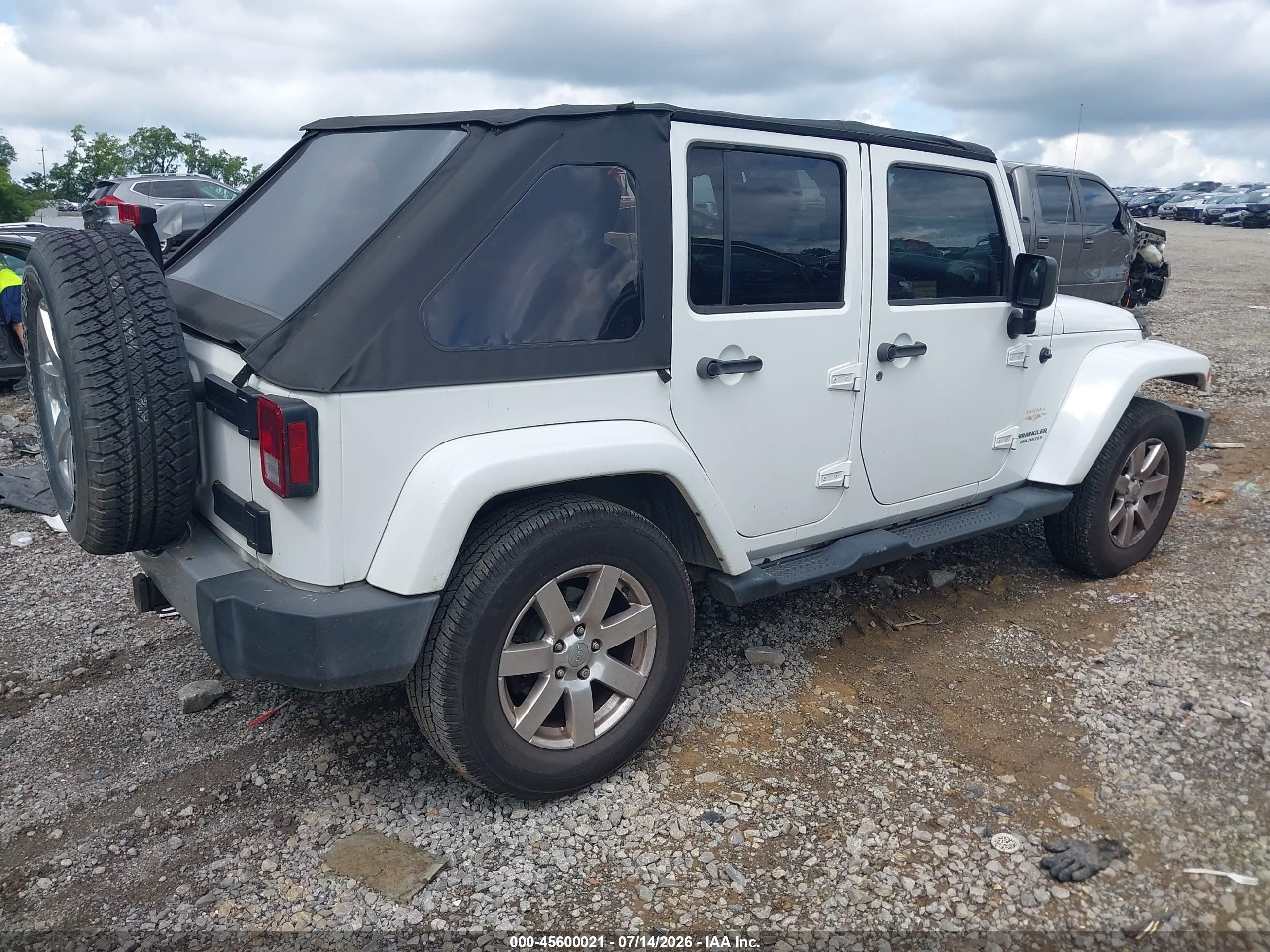 2013 Jeep Wrangler Unlimited Sahara White vin: 1C4BJWEG5DL647626