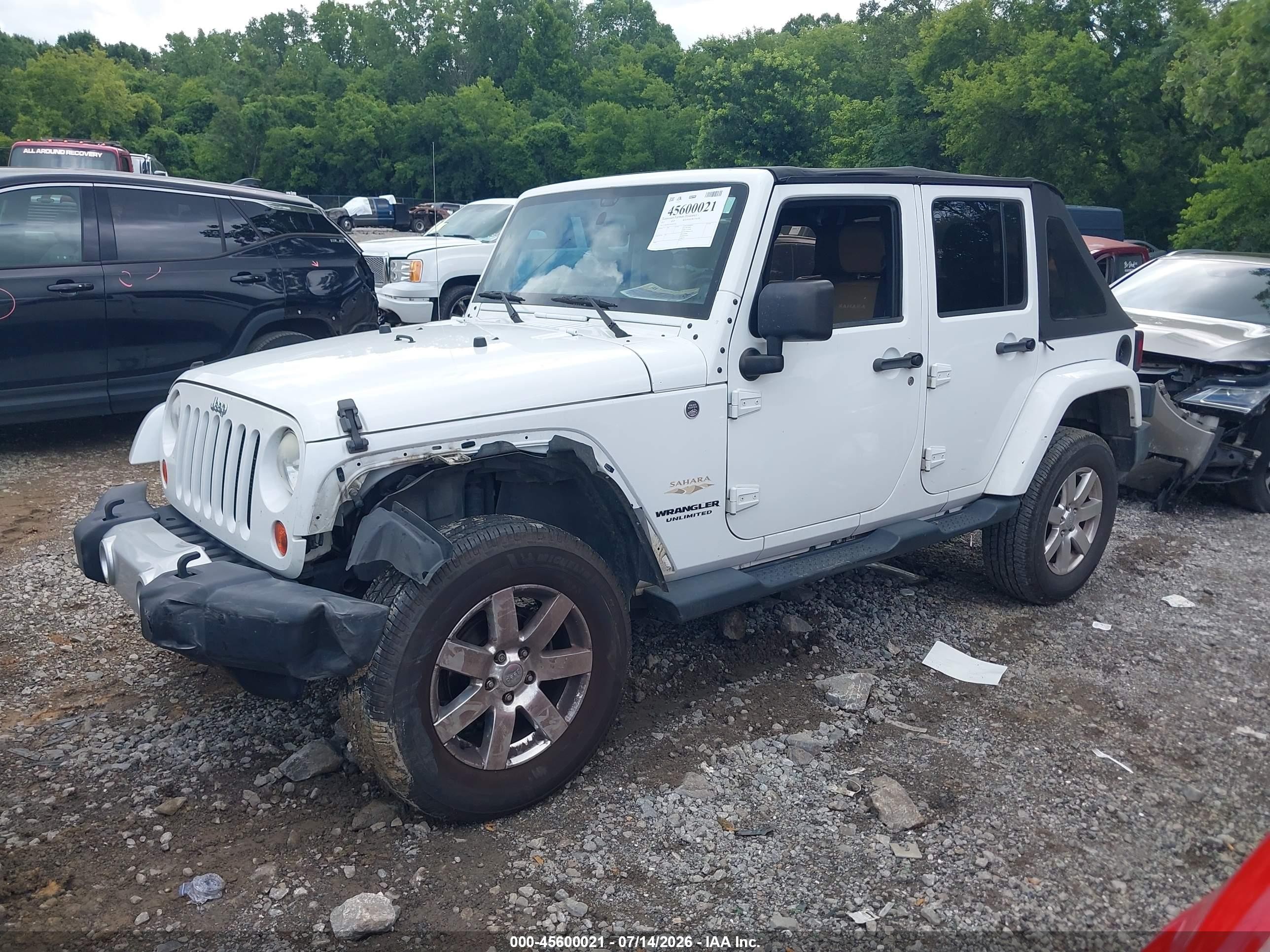 2013 Jeep Wrangler Unlimited Sahara White vin: 1C4BJWEG5DL647626