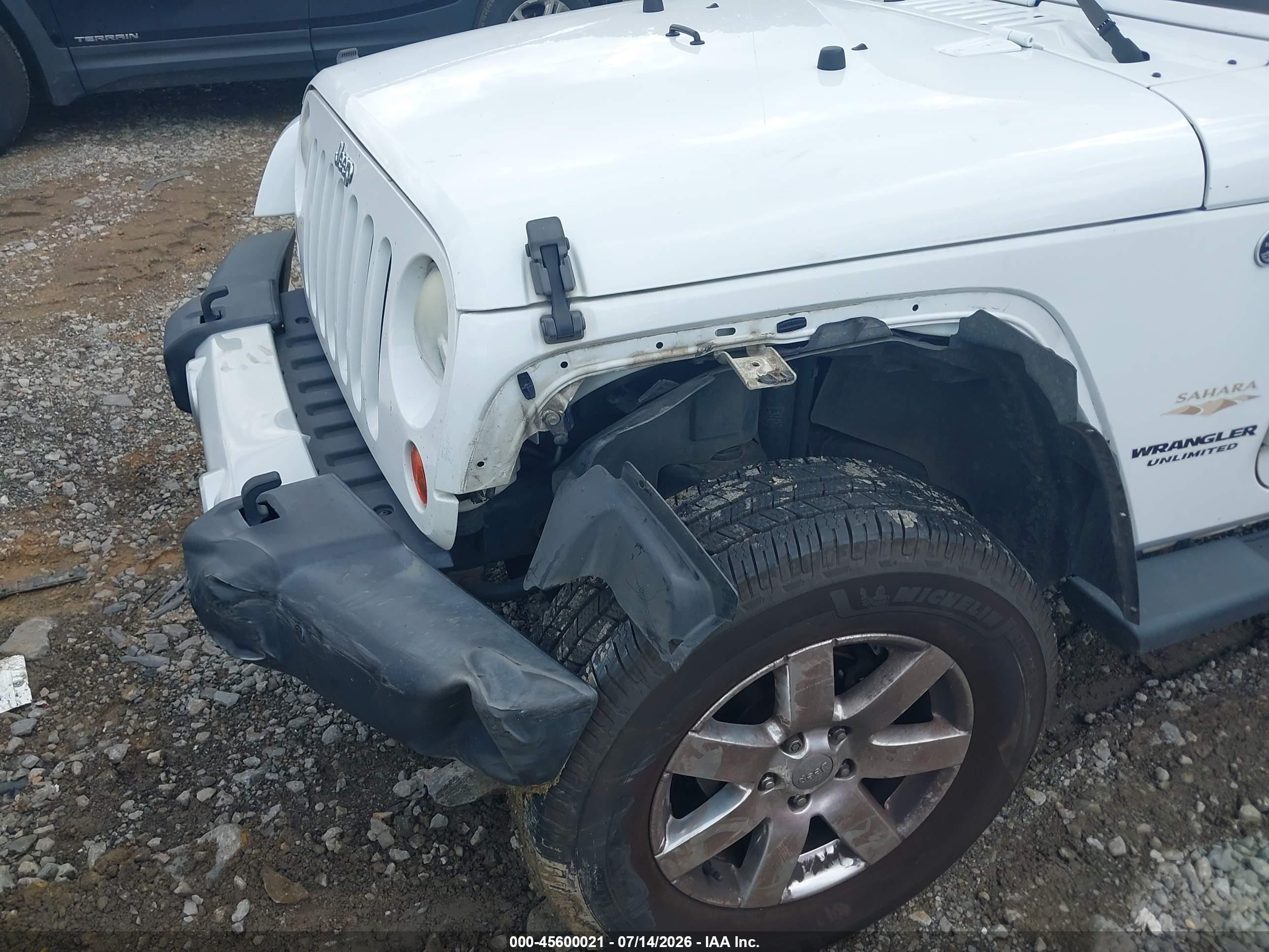 2013 Jeep Wrangler Unlimited Sahara White vin: 1C4BJWEG5DL647626