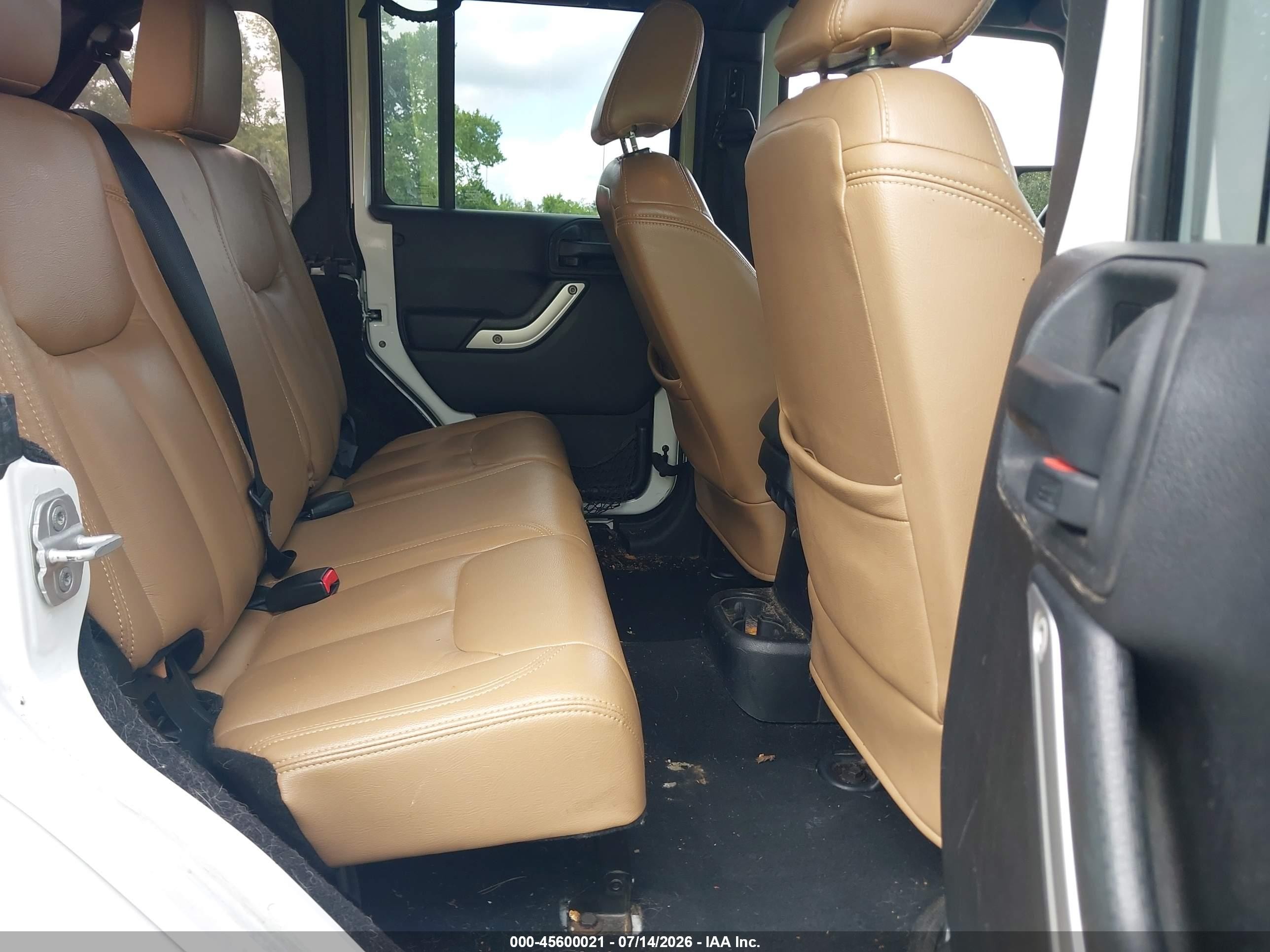 2013 Jeep Wrangler Unlimited Sahara White vin: 1C4BJWEG5DL647626