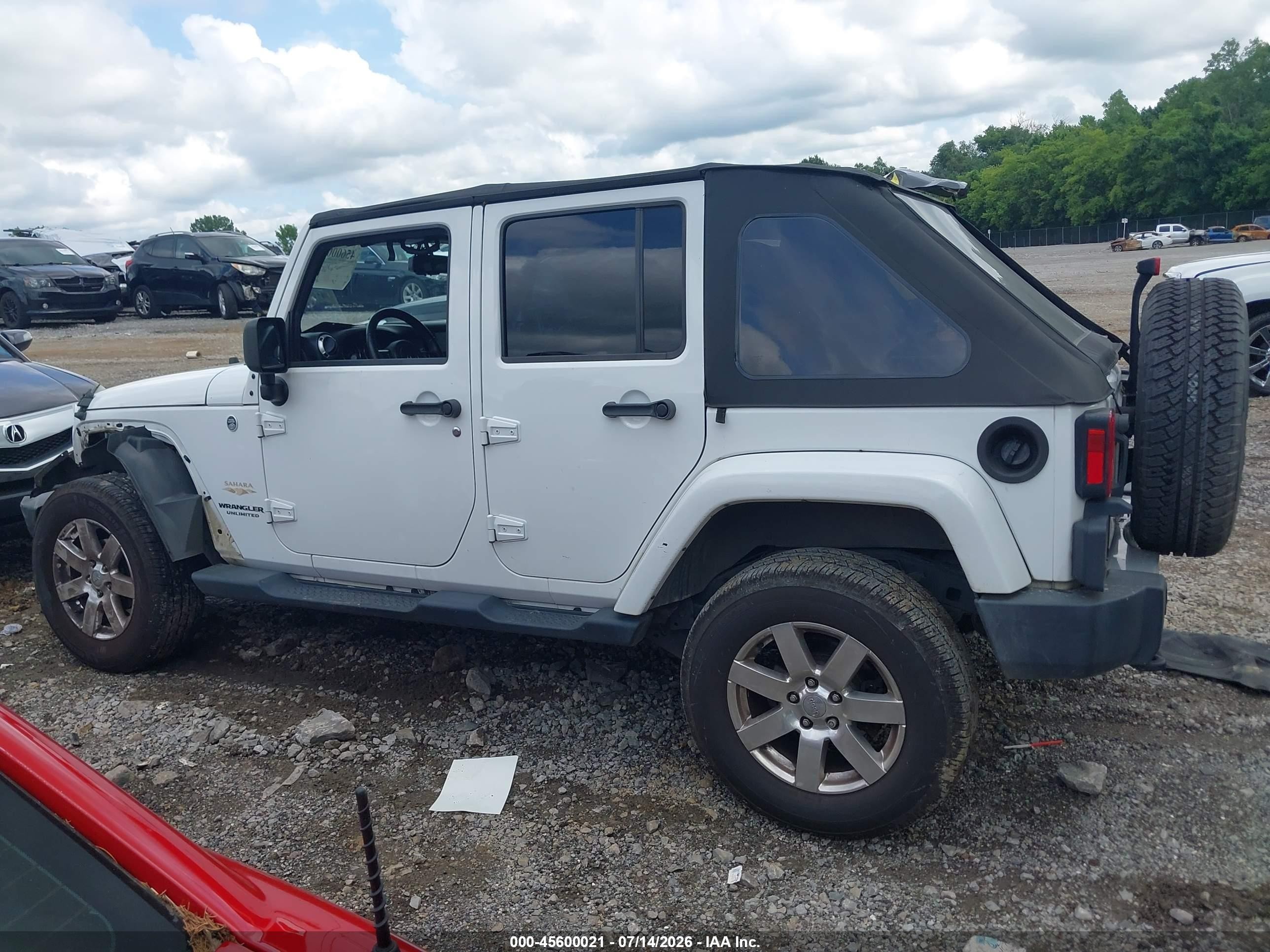 2013 Jeep Wrangler Unlimited Sahara White vin: 1C4BJWEG5DL647626