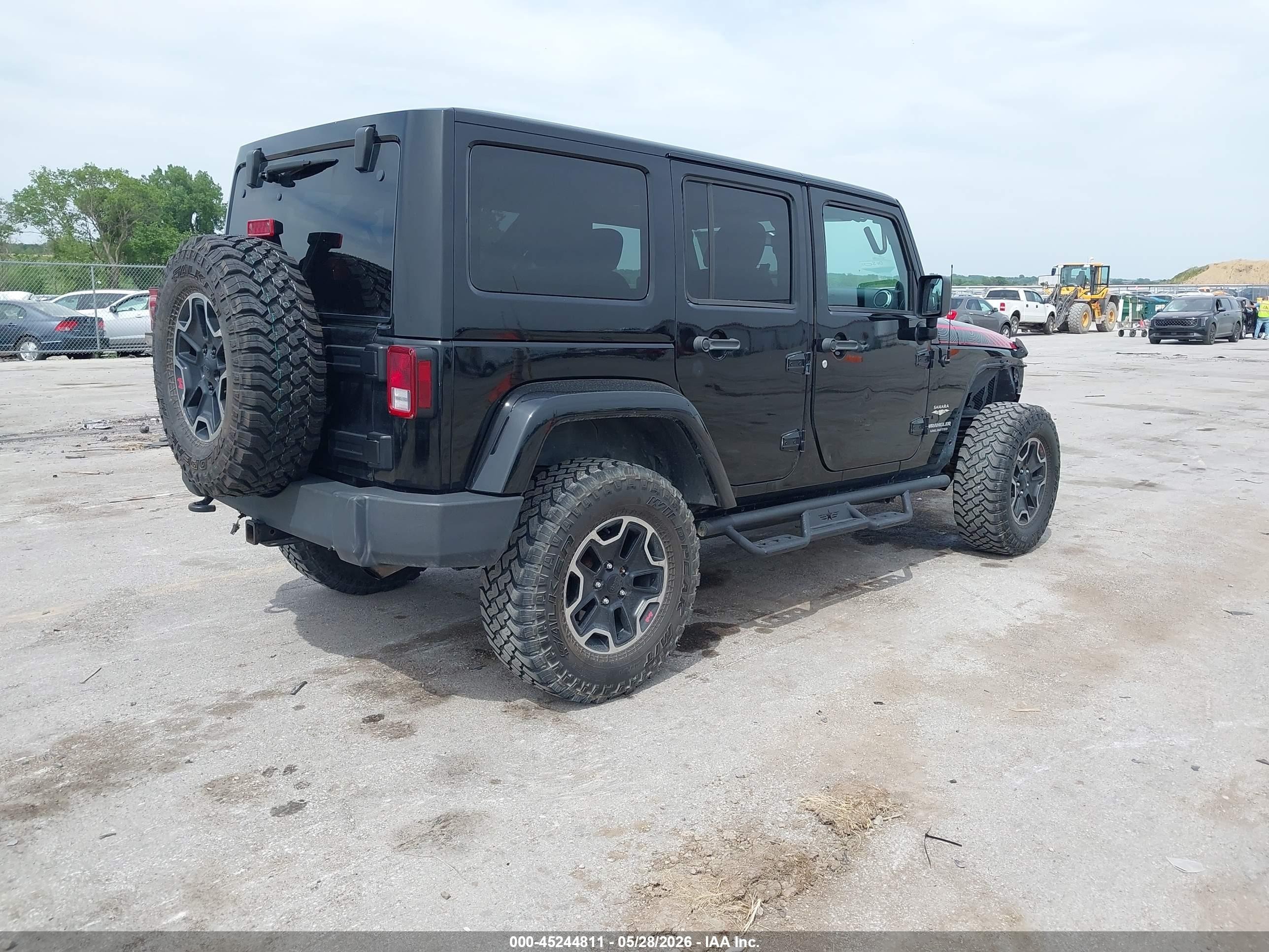 2013 Jeep Wrangler Unlimited Sahara Black vin: 1C4BJWEG5DL657461
