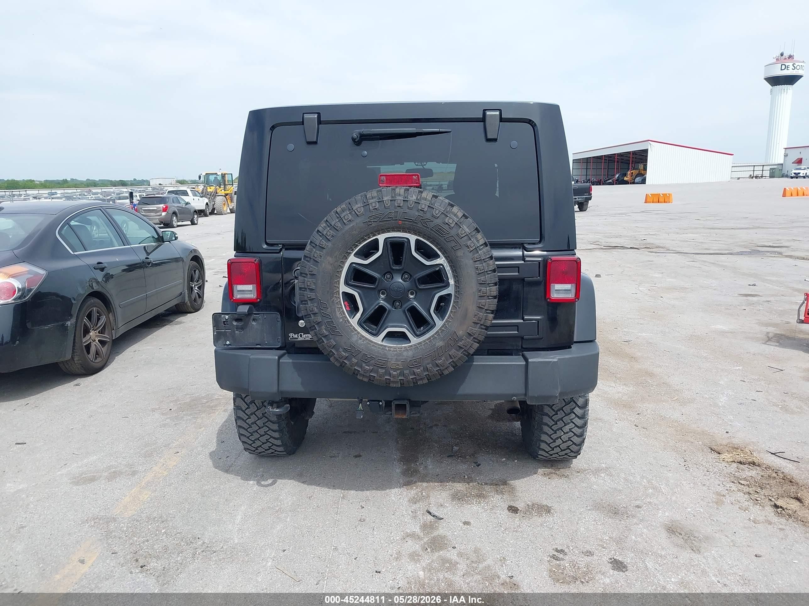 2013 Jeep Wrangler Unlimited Sahara Black vin: 1C4BJWEG5DL657461