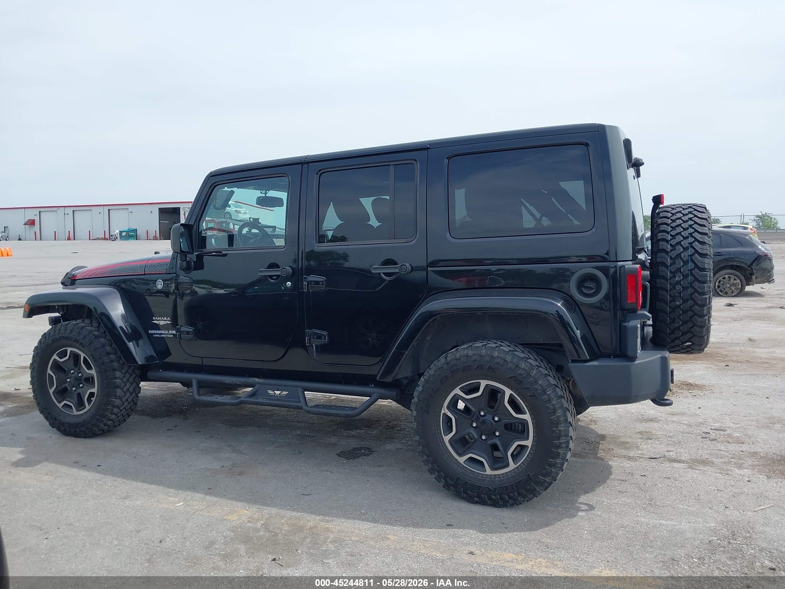 2013 Jeep Wrangler Unlimited Sahara Black vin: 1C4BJWEG5DL657461