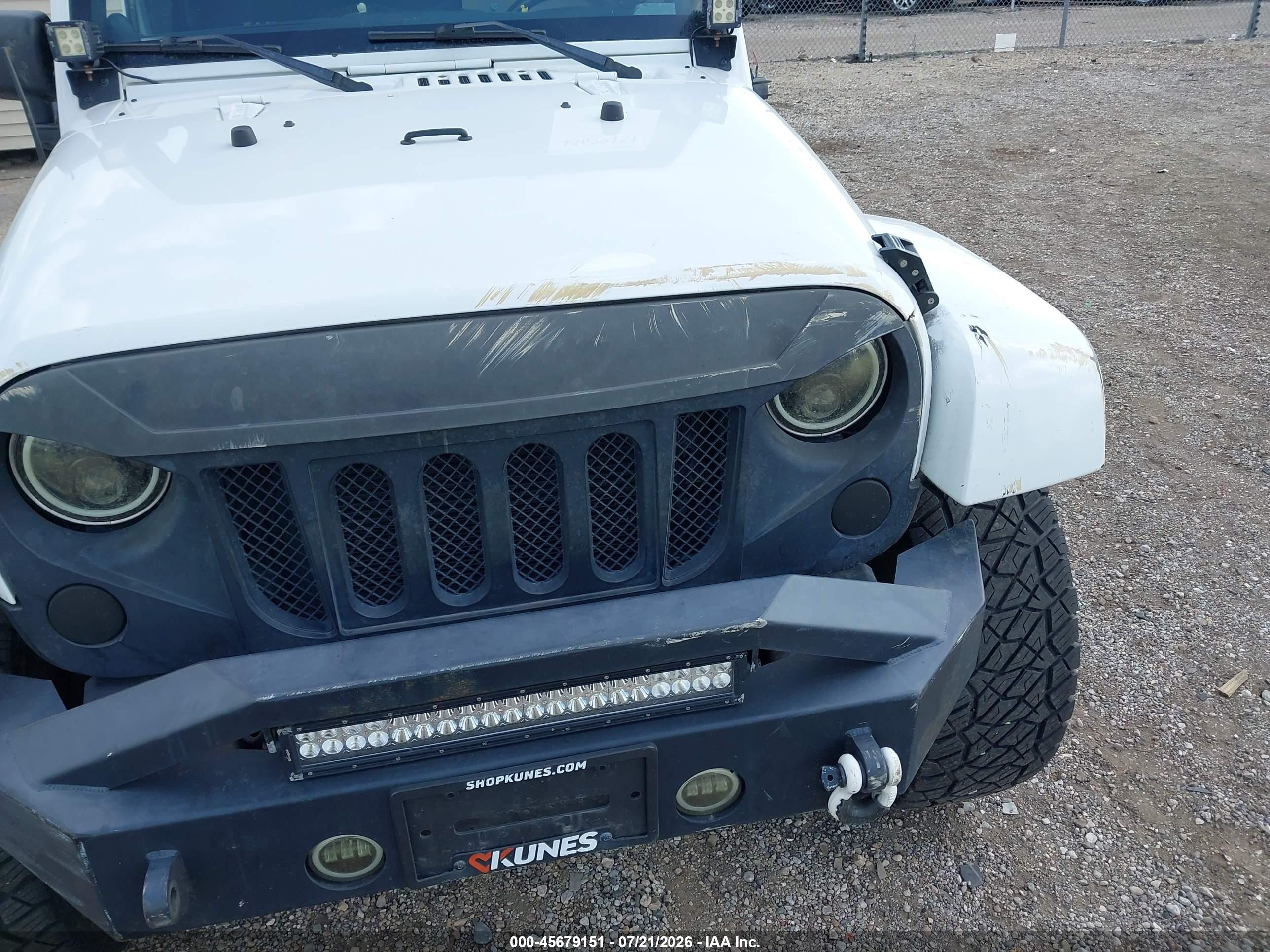 2013 Jeep Wrangler Unlimited Sahara Белый vin: 1C4BJWEG5DL666886