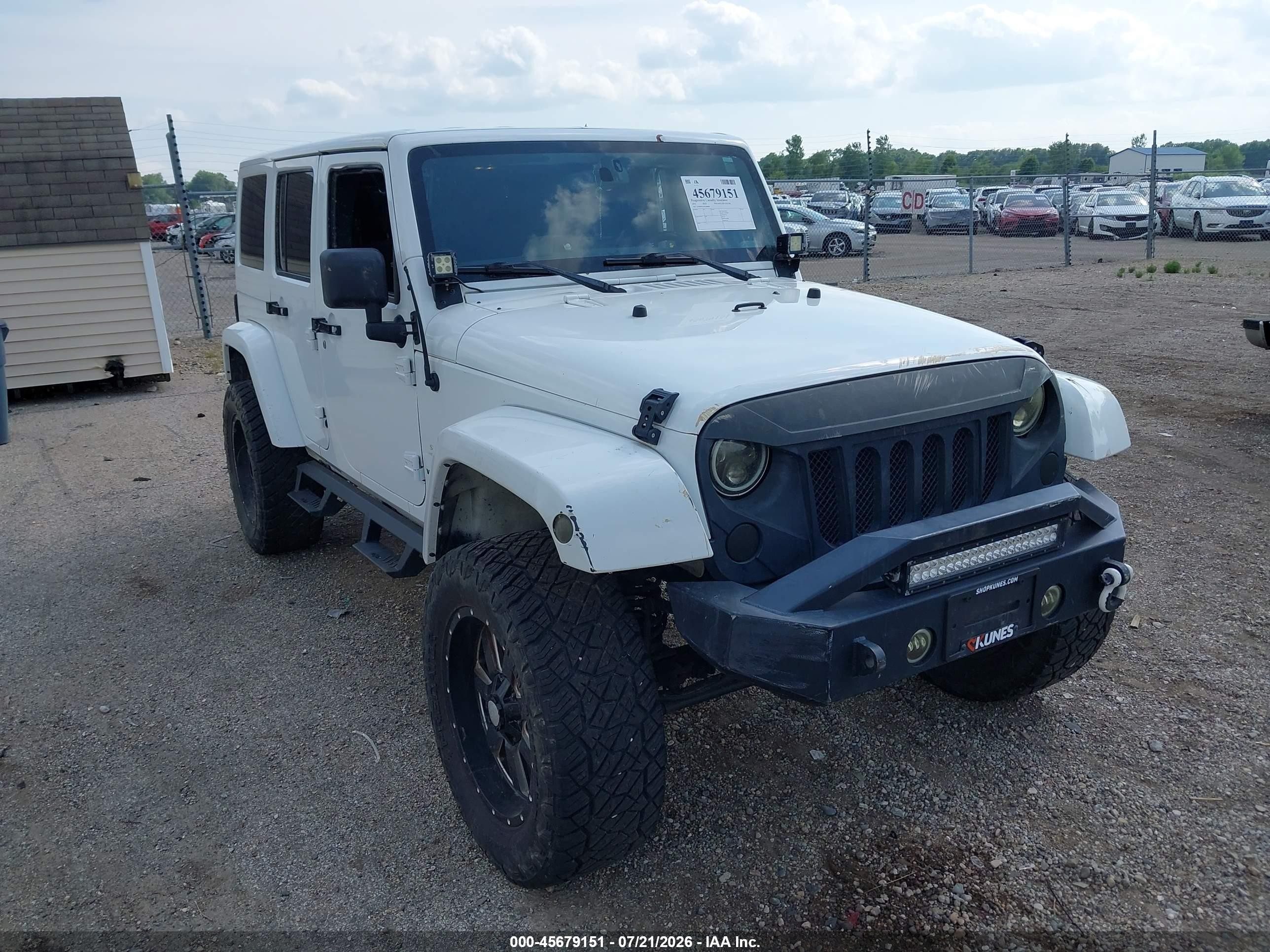 2013 Jeep Wrangler Unlimited Sahara White vin: 1C4BJWEG5DL666886