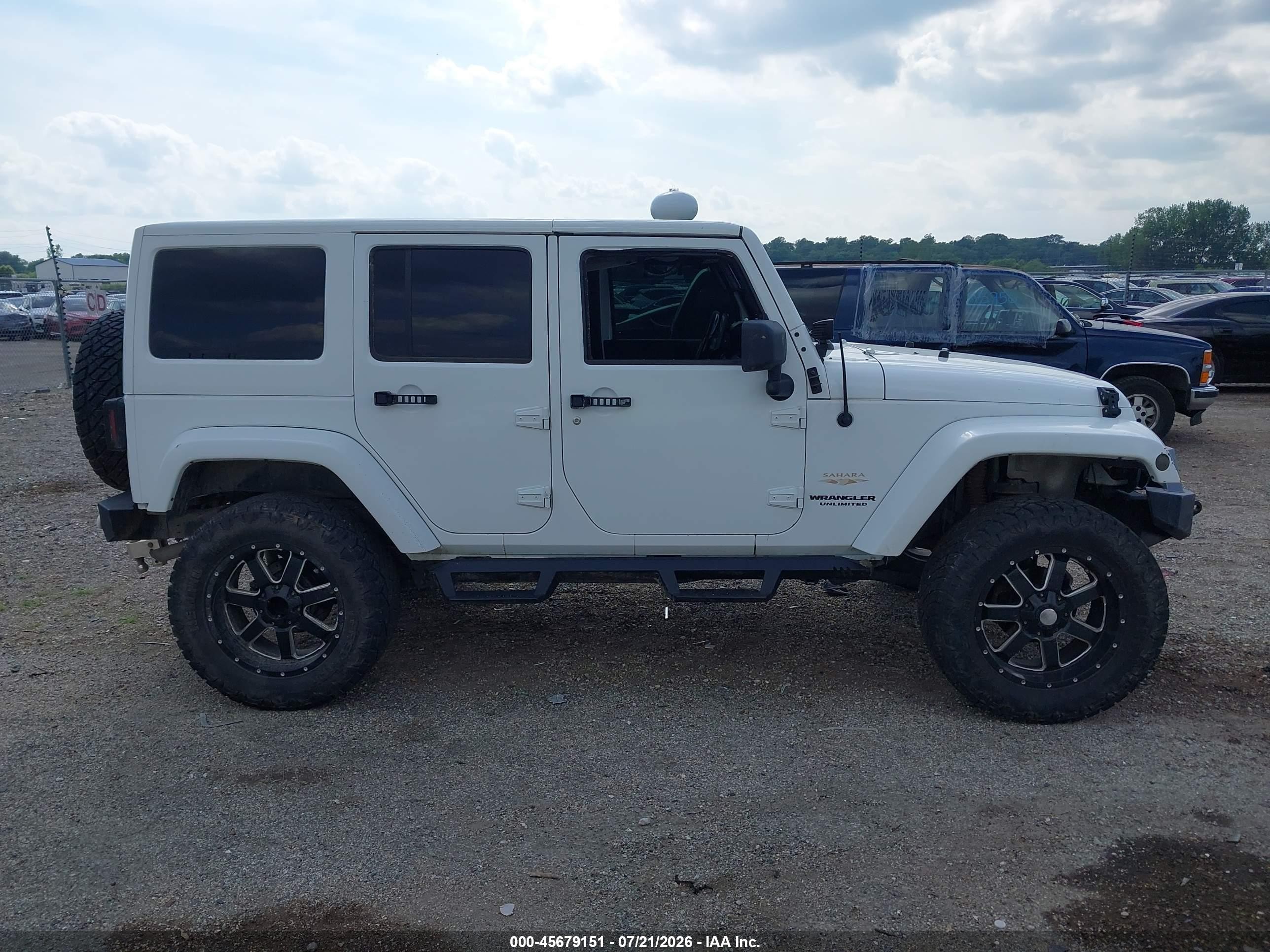 2013 Jeep Wrangler Unlimited Sahara Белый vin: 1C4BJWEG5DL666886