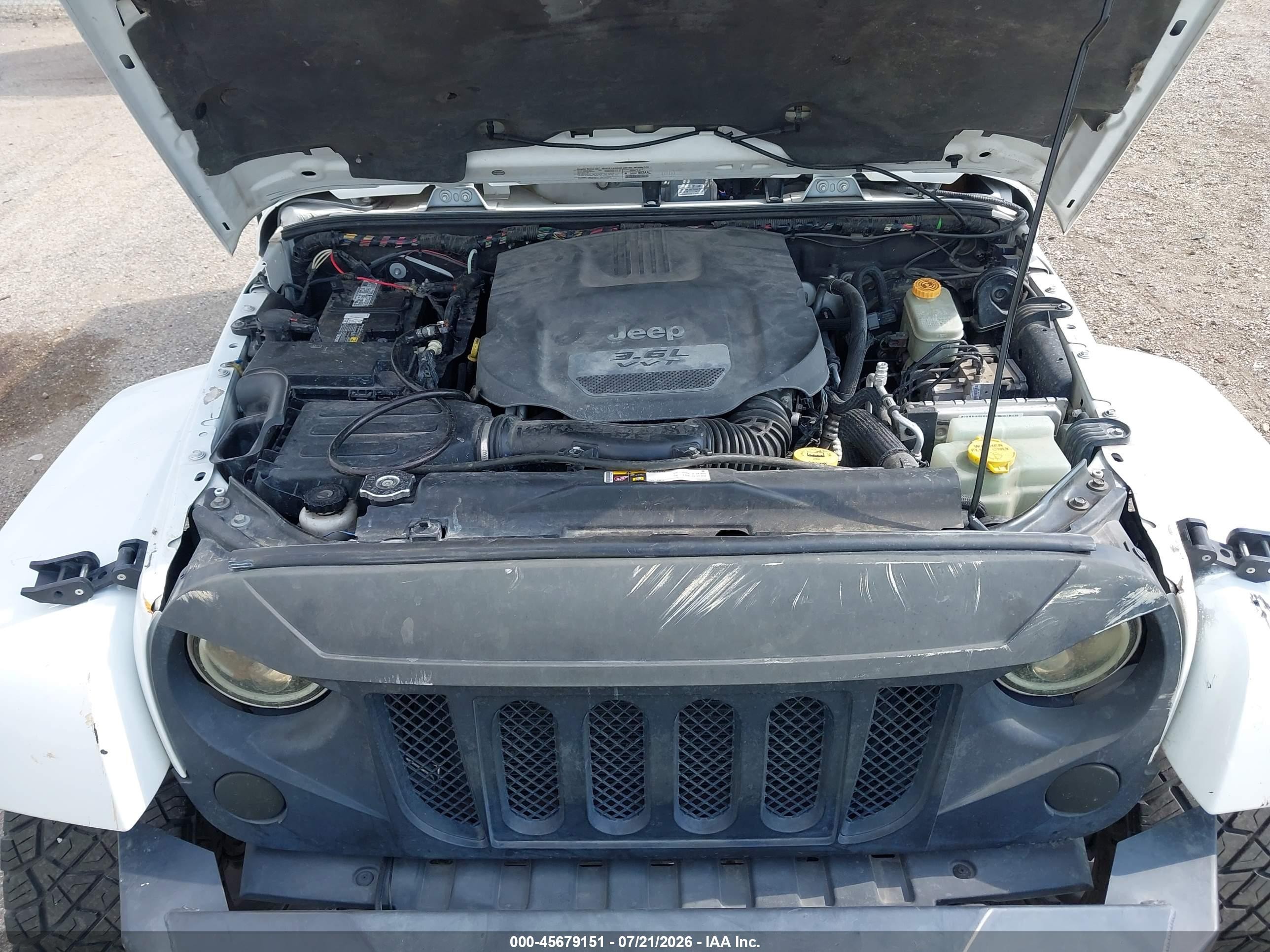 2013 Jeep Wrangler Unlimited Sahara Белый vin: 1C4BJWEG5DL666886