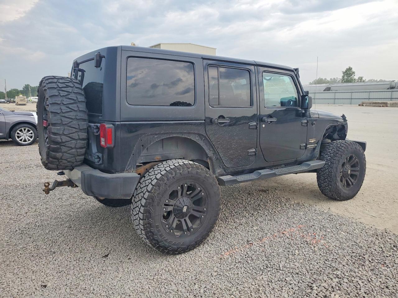 2013 Jeep Wrangler Unlimited Sahara Black vin: 1C4BJWEG5DL675376