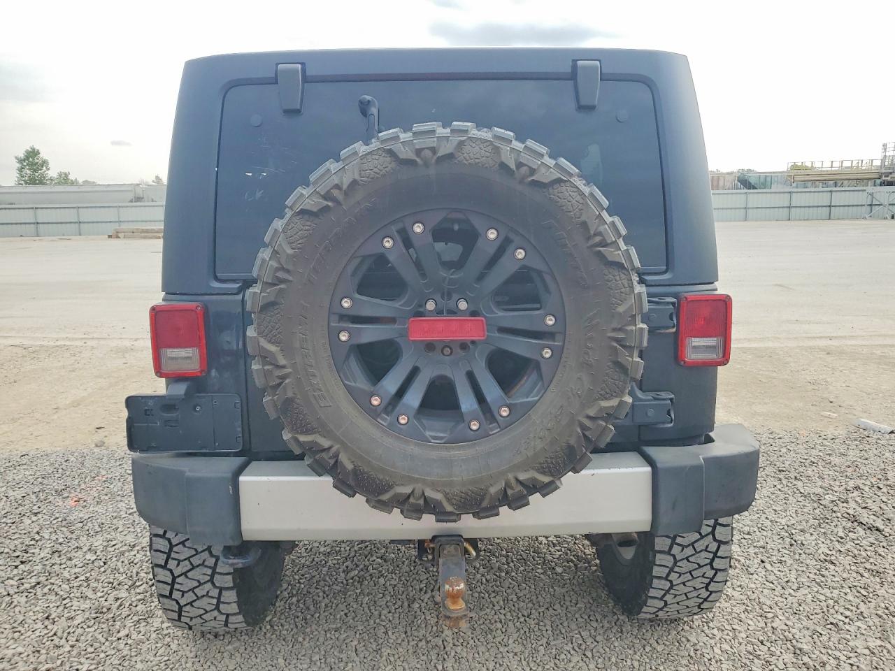 2013 Jeep Wrangler Unlimited Sahara Black vin: 1C4BJWEG5DL675376