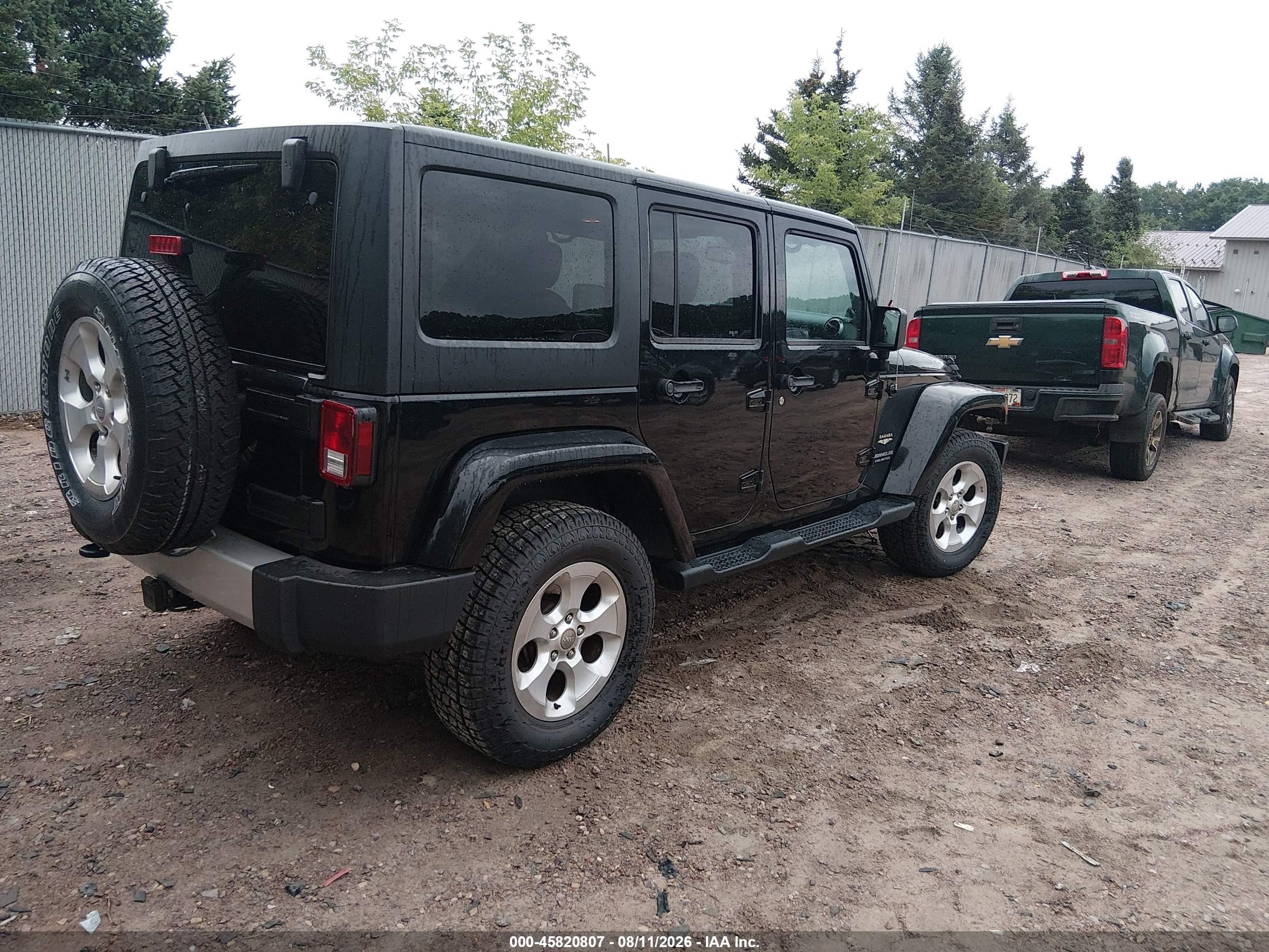 2013 Jeep Wrangler Unlimited Sahara Black vin: 1C4BJWEG5DL703791