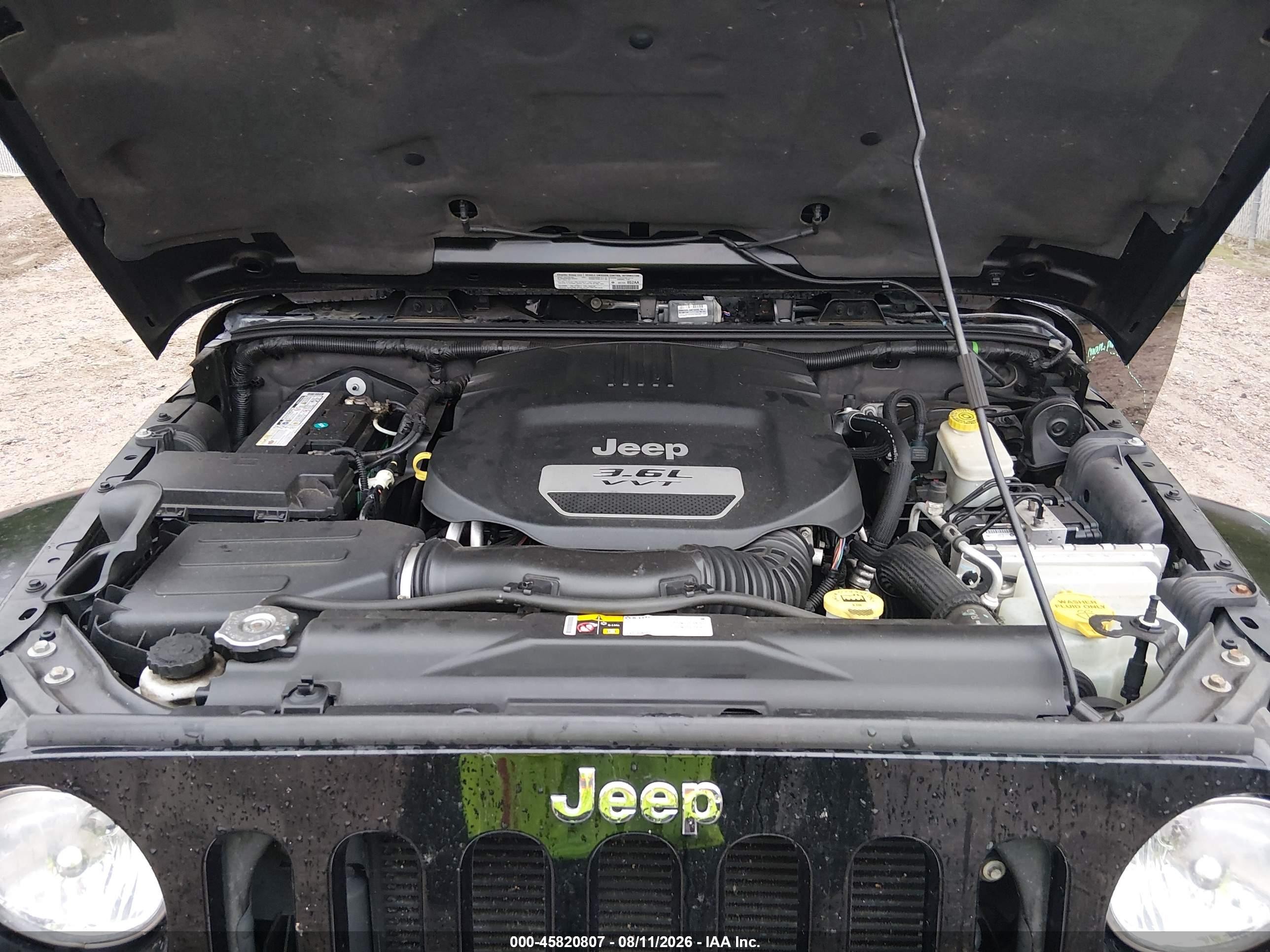 2013 Jeep Wrangler Unlimited Sahara Black vin: 1C4BJWEG5DL703791