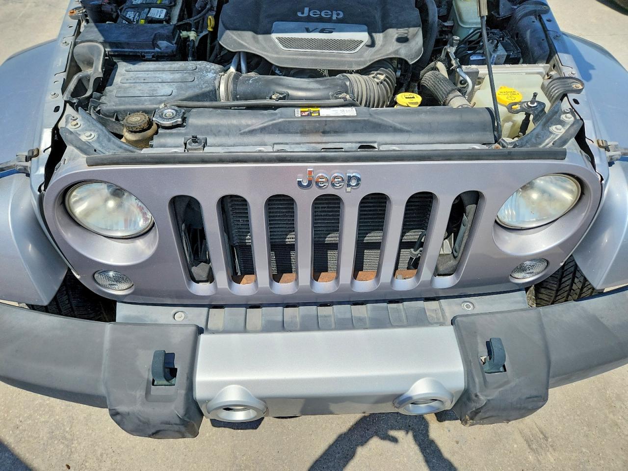 2014 Jeep Wrangler Unlimited Sahara Серый vin: 1C4BJWEG5EL103354