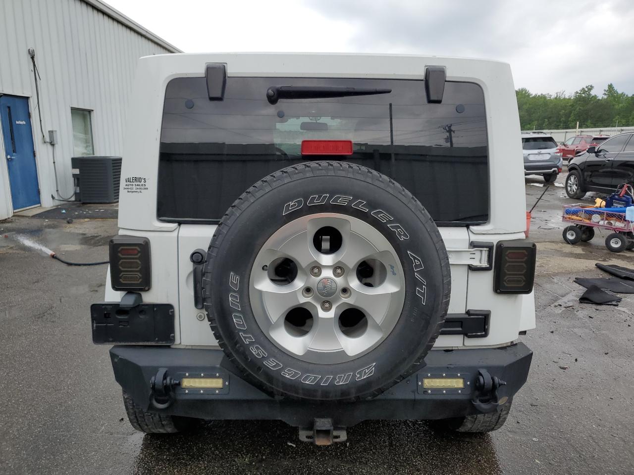 2014 Jeep Wrangler Unlimited Sahara Белый vin: 1C4BJWEG5EL146902 Damage: Rear Bumper, Aftermarket, Acceptable