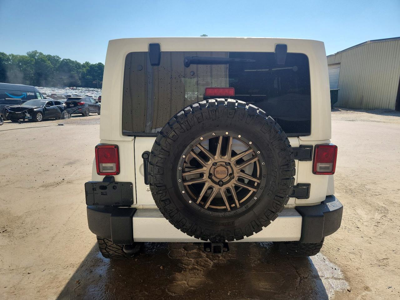2014 Jeep Wrangler Unlimited Sahara White vin: 1C4BJWEG5EL150710
