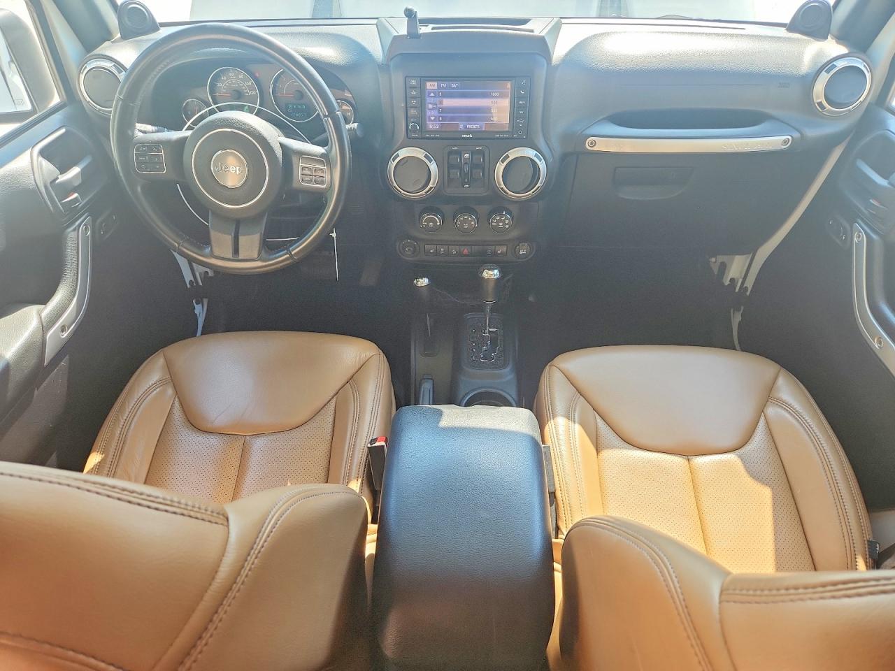 2014 Jeep Wrangler Unlimited Sahara White vin: 1C4BJWEG5EL150710